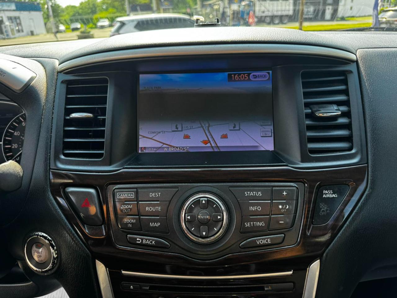 Nissan Pathfinder 4WD 4dr Platinum 2013