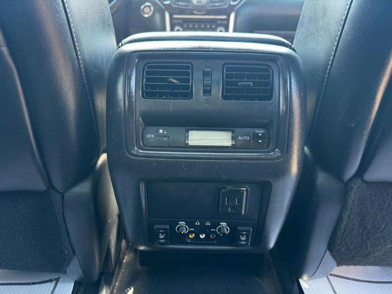 Nissan Pathfinder 4WD 4dr Platinum 2013