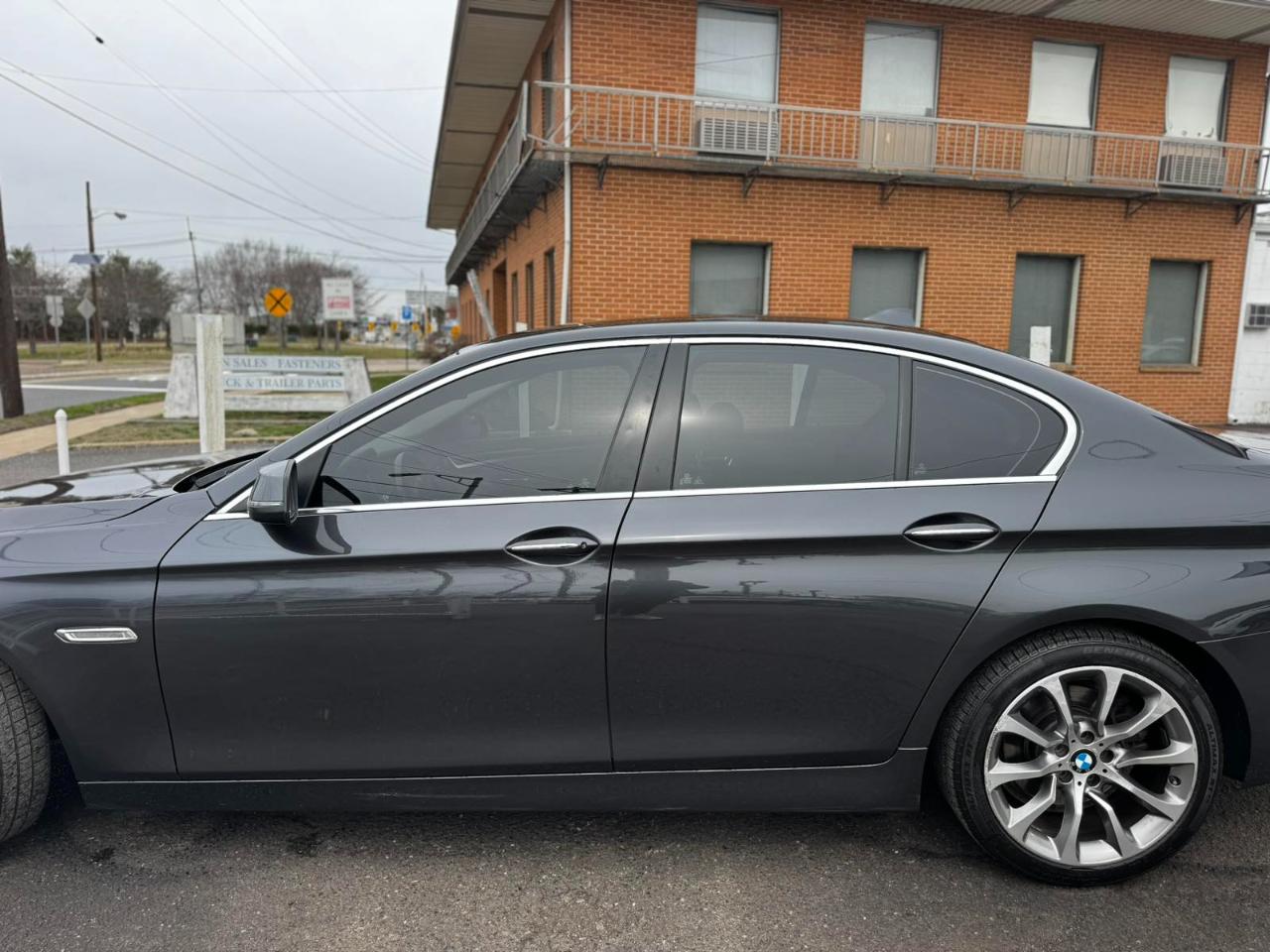 BMW 5 Series 4dr Sdn 535i xDrive AWD 2016
