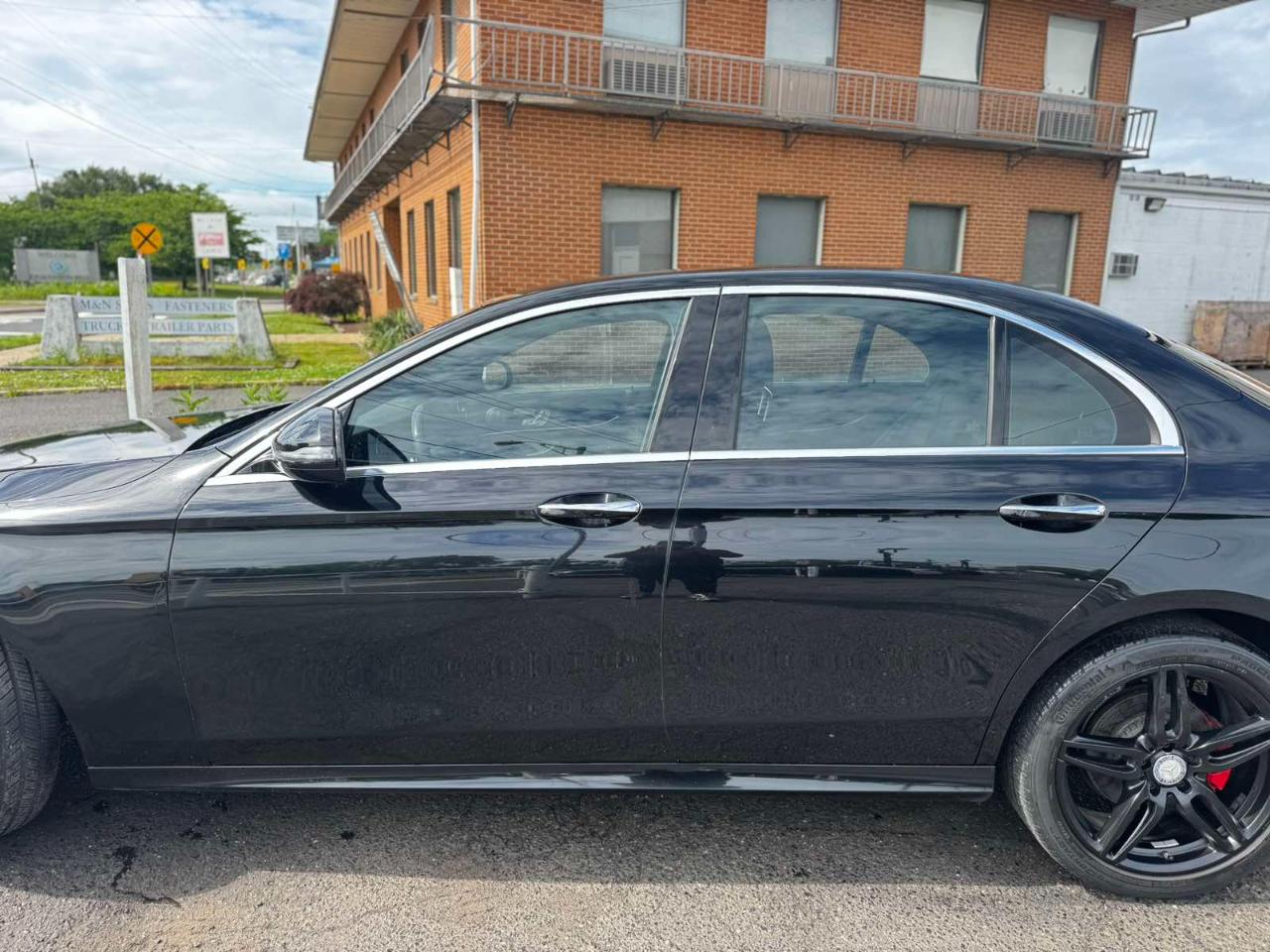 Mercedes-Benz E-Class E 300 Sport 4MATIC Sedan 2017
