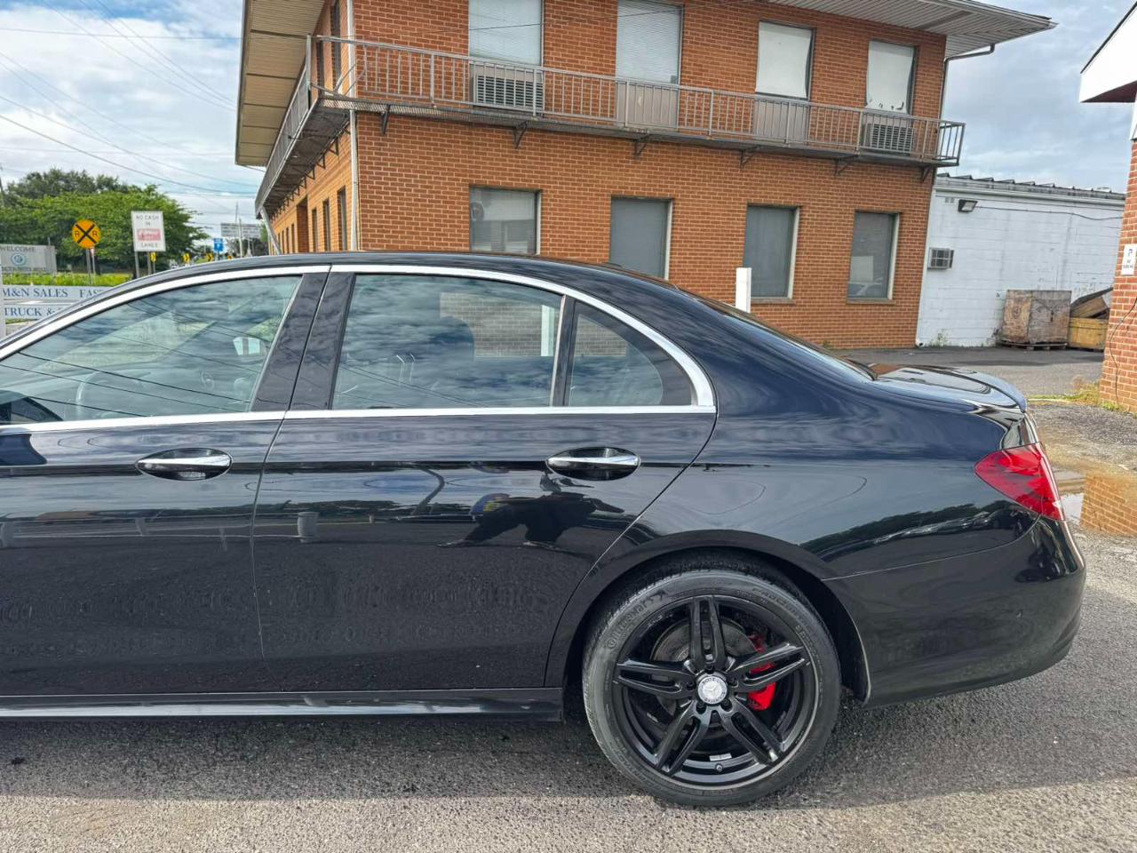 Mercedes-Benz E-Class E 300 Sport 4MATIC Sedan 2017
