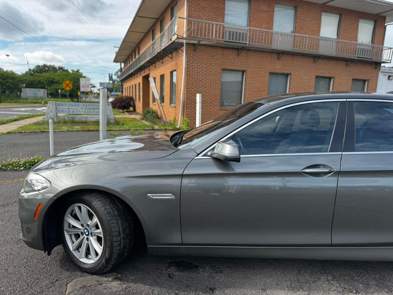 BMW 5 Series 4dr Sdn 528i xDrive AWD 2014