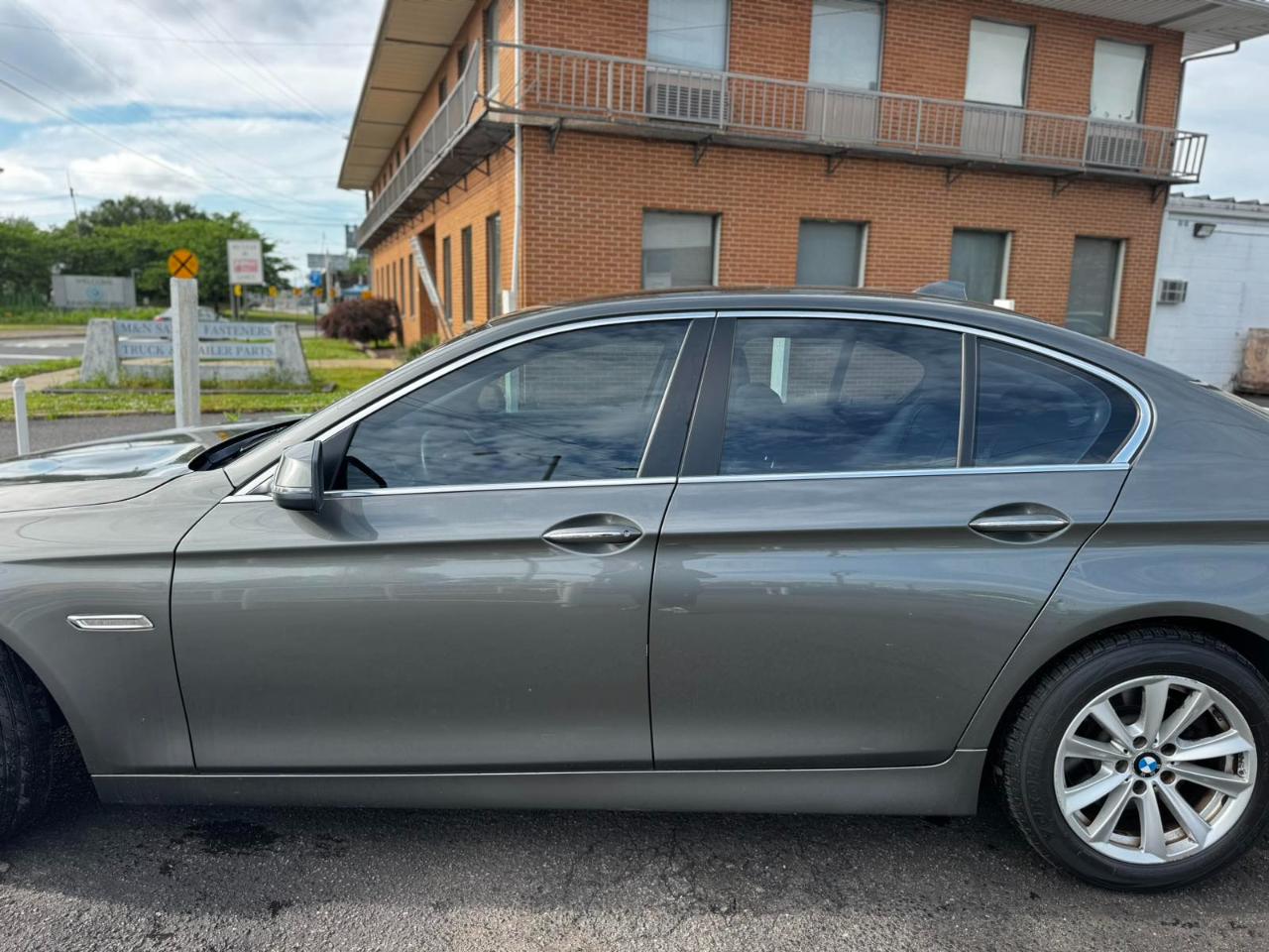 BMW 5 Series 4dr Sdn 528i xDrive AWD 2014