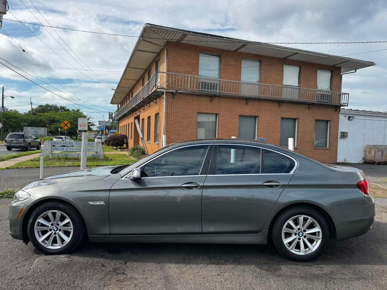 BMW 5 Series 4dr Sdn 528i xDrive AWD 2014