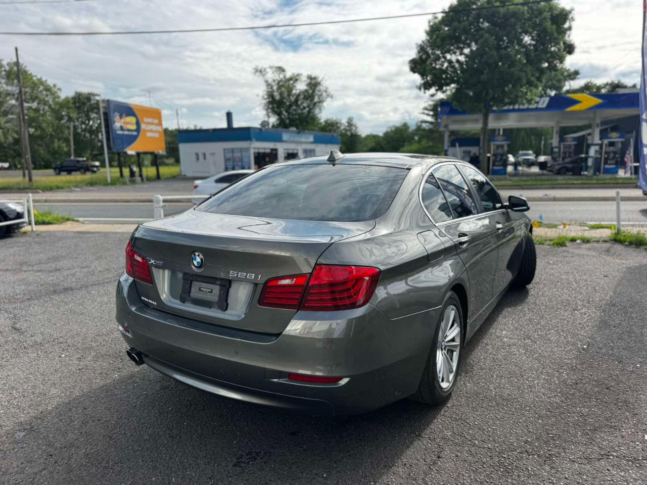 BMW 5 Series 4dr Sdn 528i xDrive AWD 2014