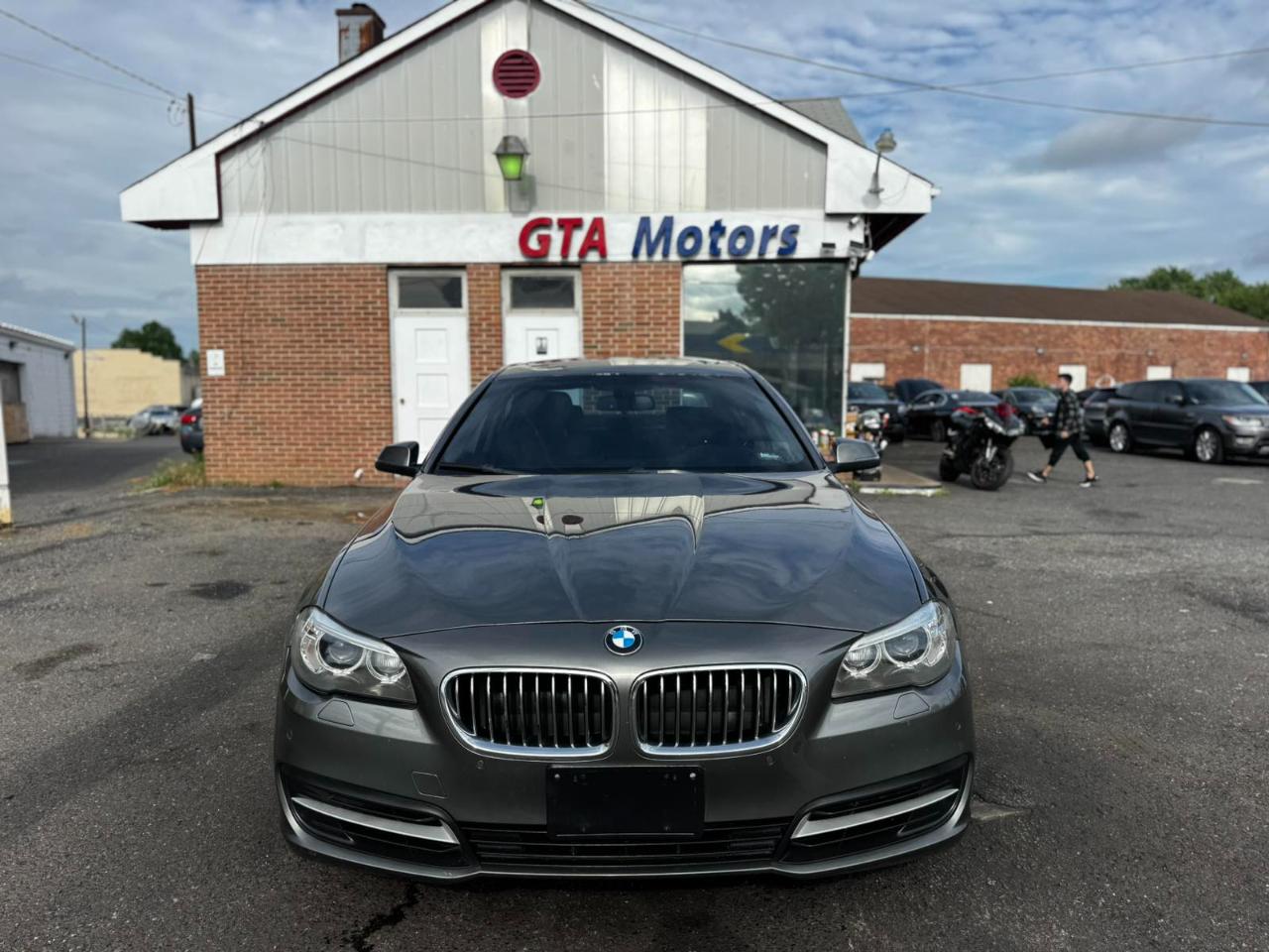 BMW 5 Series 4dr Sdn 528i xDrive AWD 2014