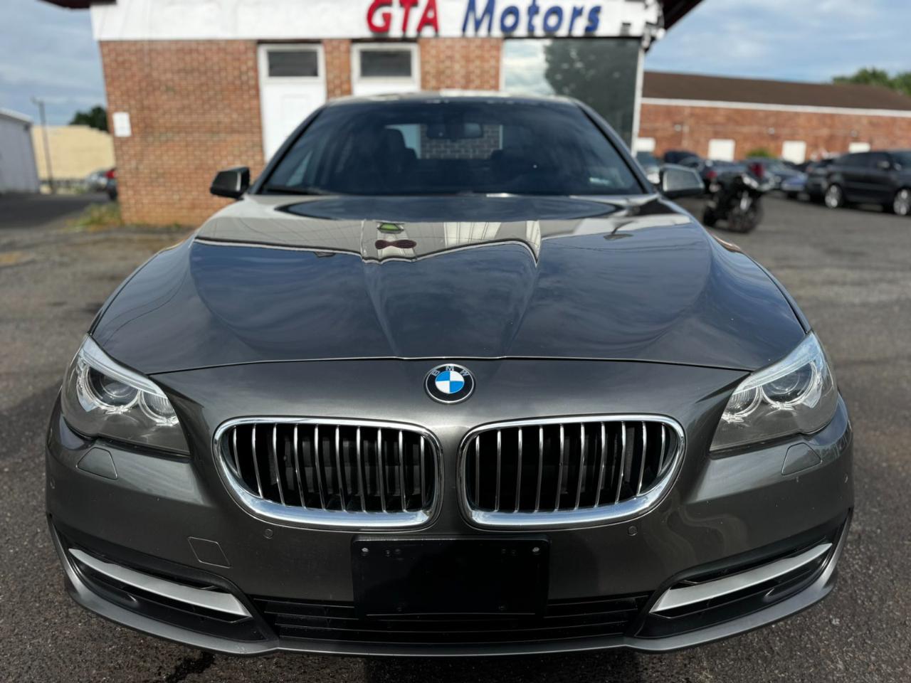 BMW 5 Series 4dr Sdn 528i xDrive AWD 2014
