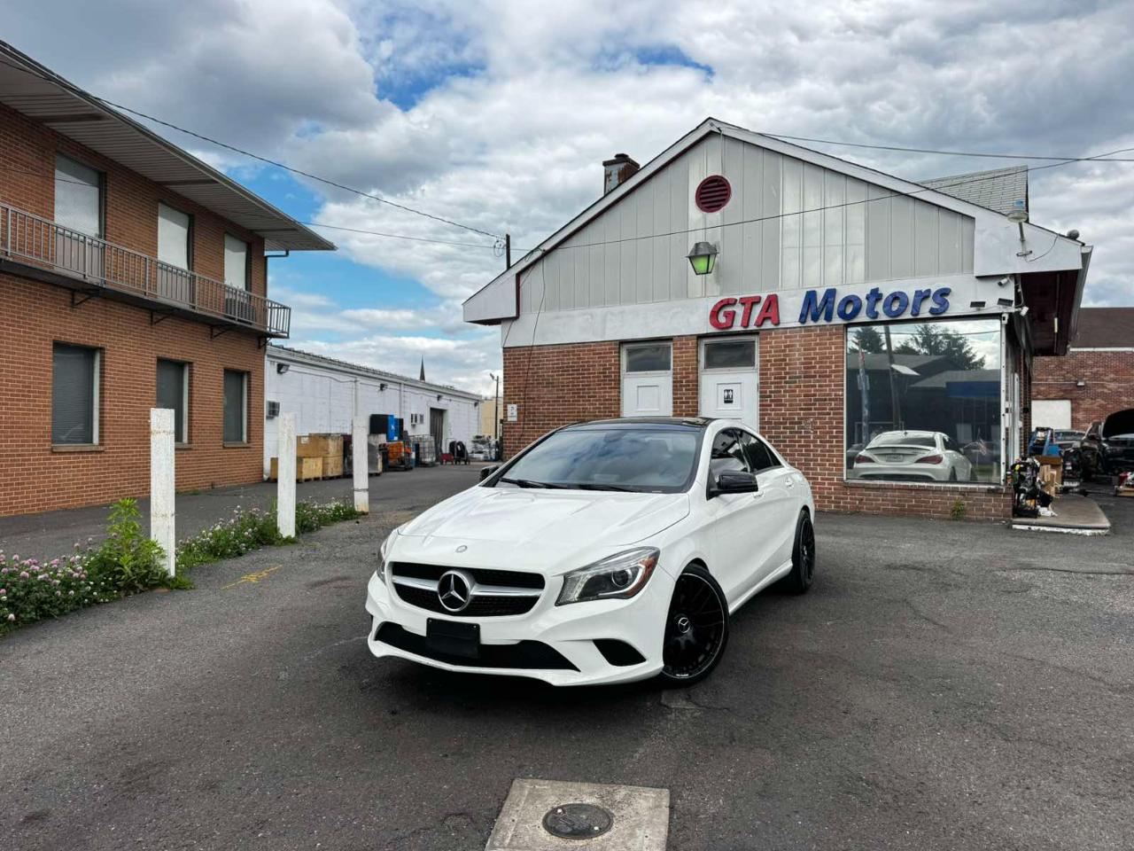 Mercedes-Benz CLA-Class 4dr Sdn CLA 250 FWD 2014