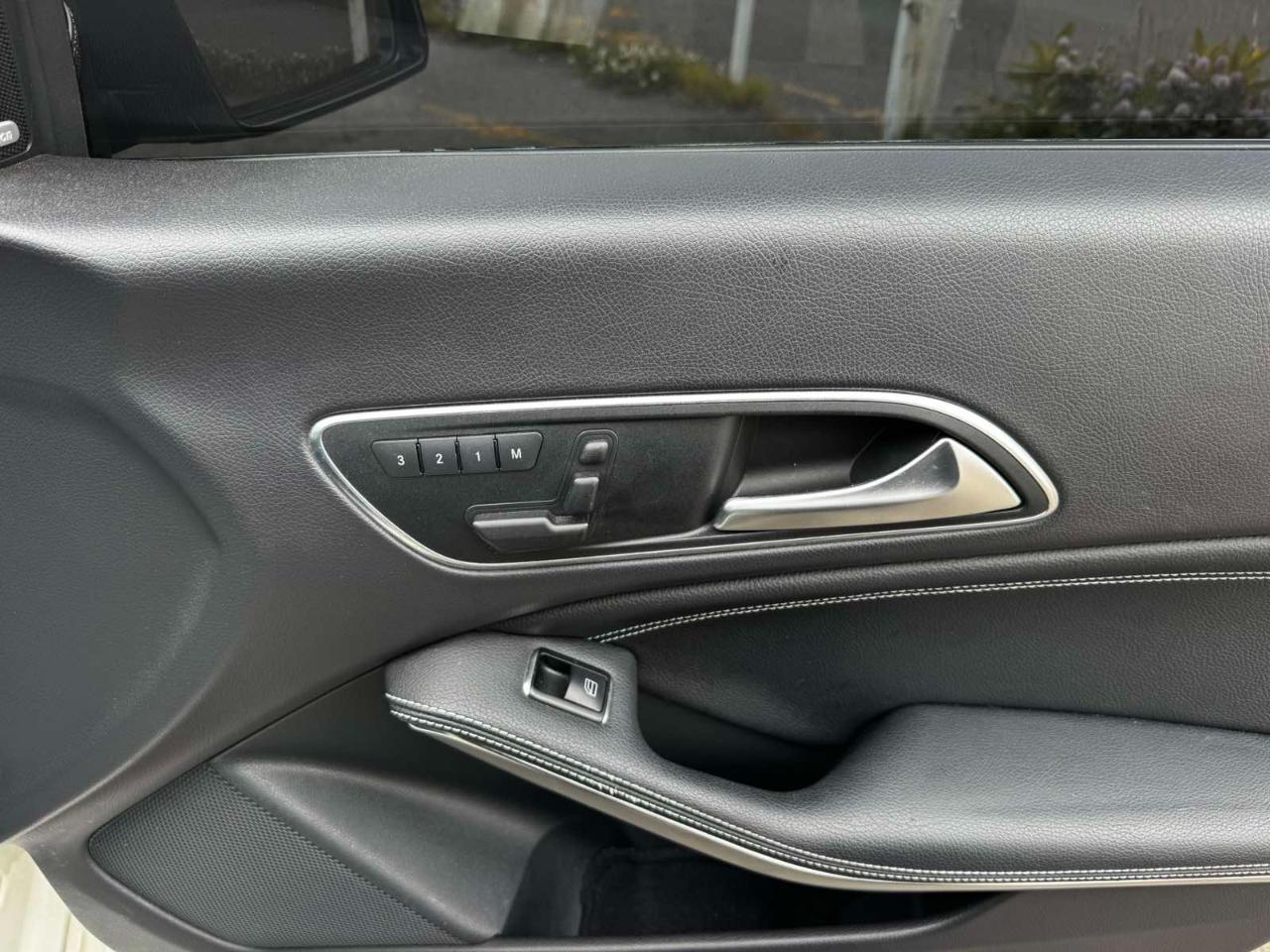 Mercedes-Benz CLA-Class 4dr Sdn CLA 250 FWD 2014