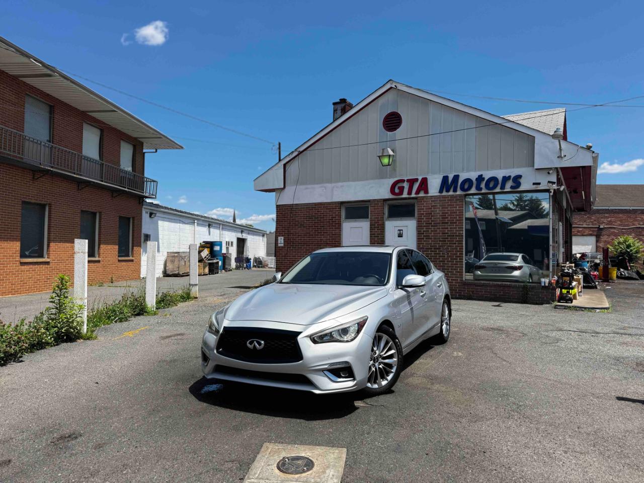 Infiniti Q50 3.0t LUXE RWD 2019