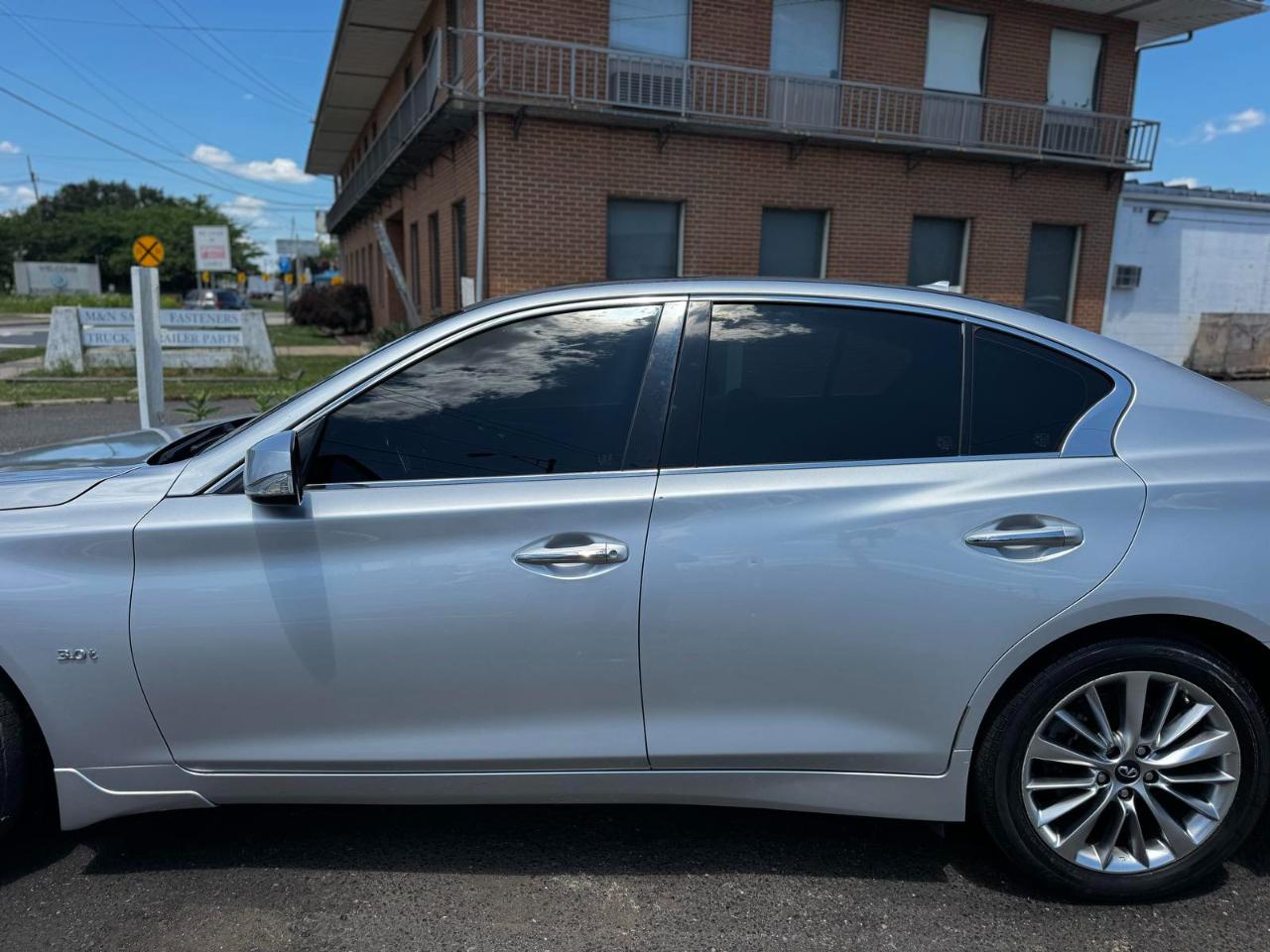 Infiniti Q50 3.0t LUXE RWD 2019