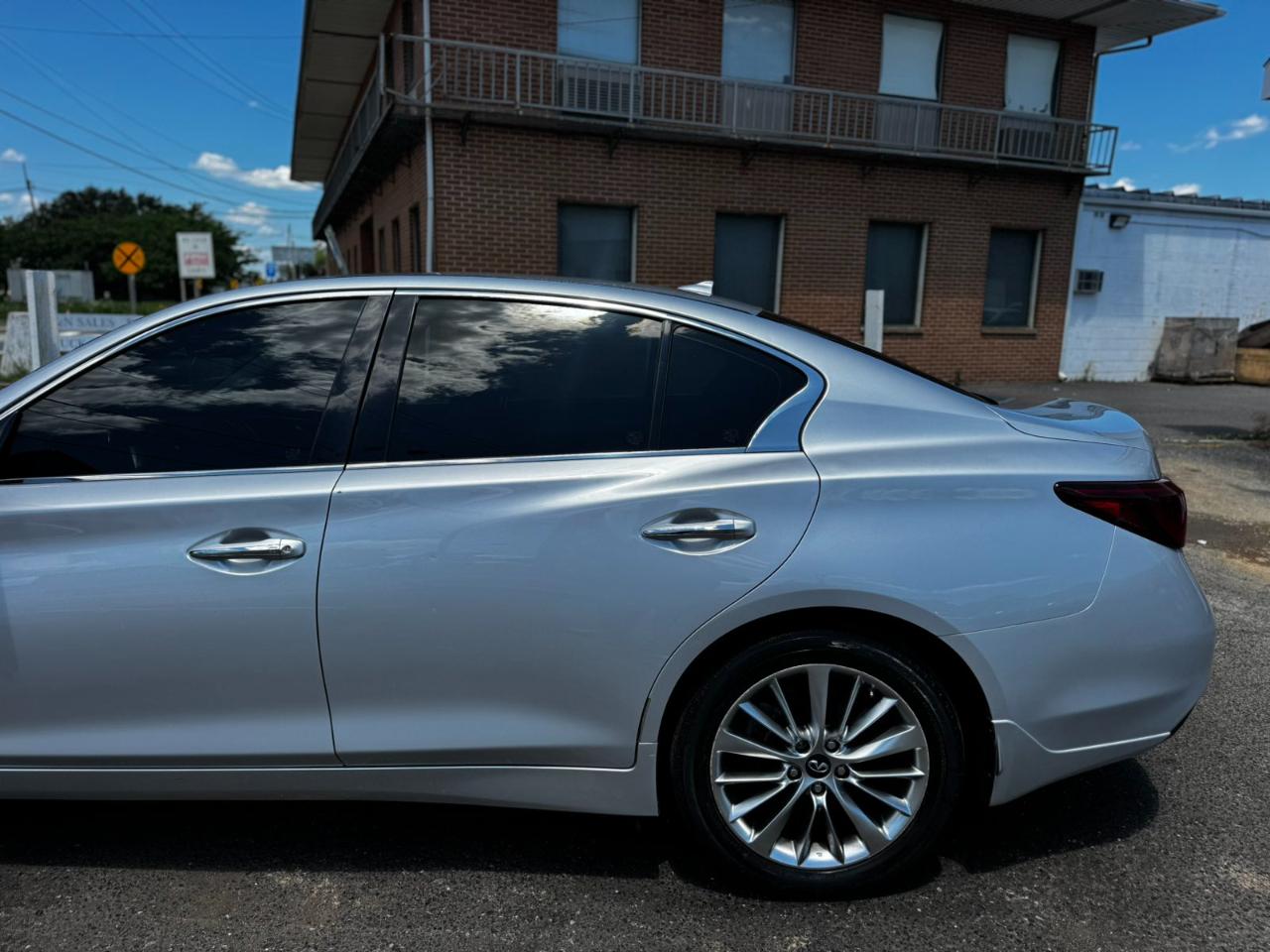 Infiniti Q50 3.0t LUXE RWD 2019