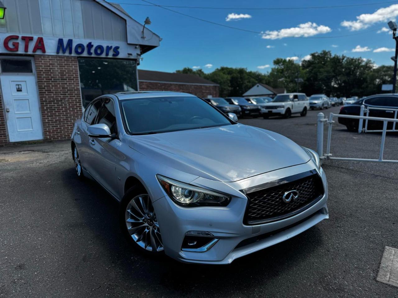 Infiniti Q50 3.0t LUXE RWD 2019