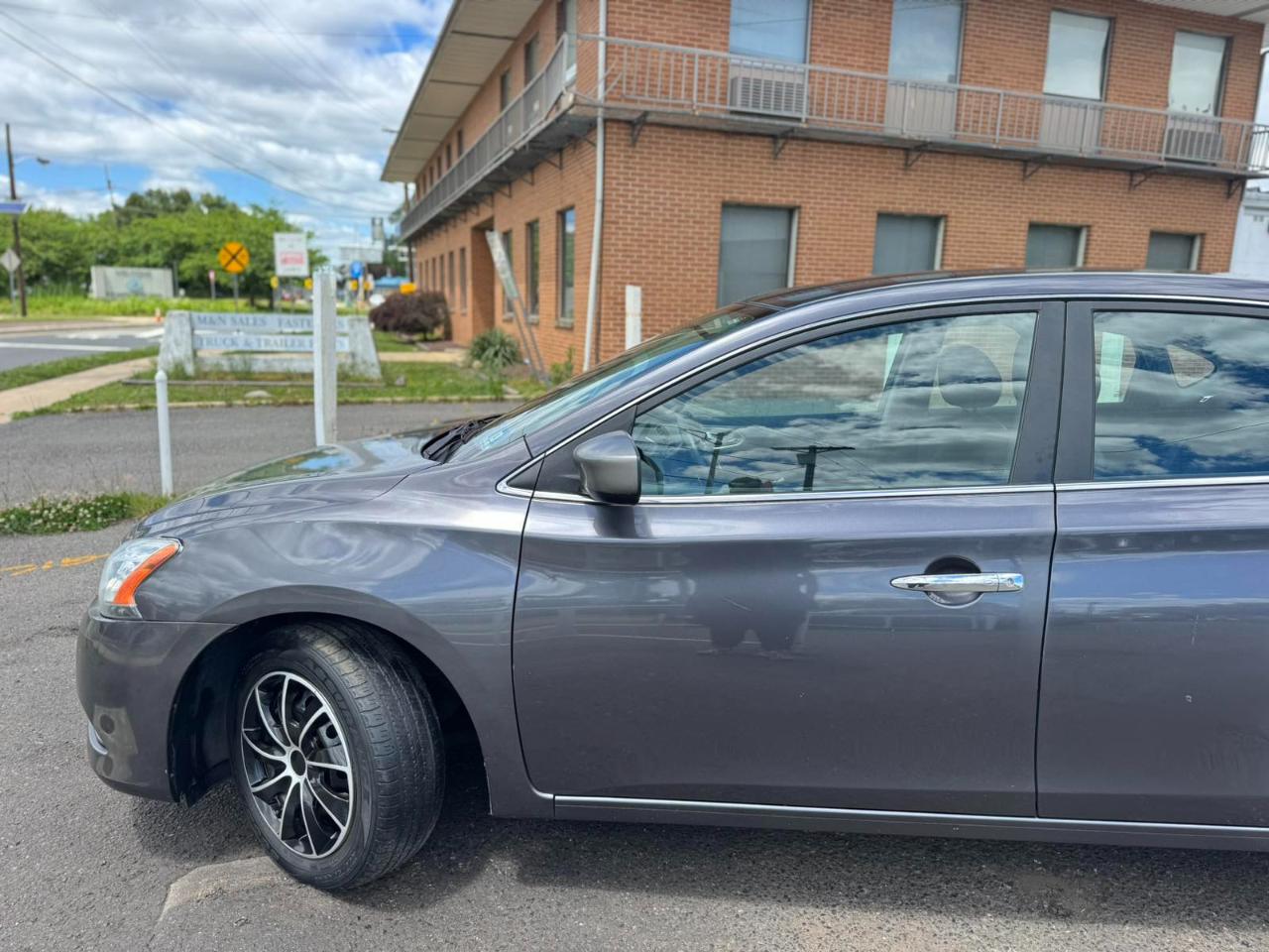 Nissan Sentra 4dr Sdn I4 CVT SV 2014