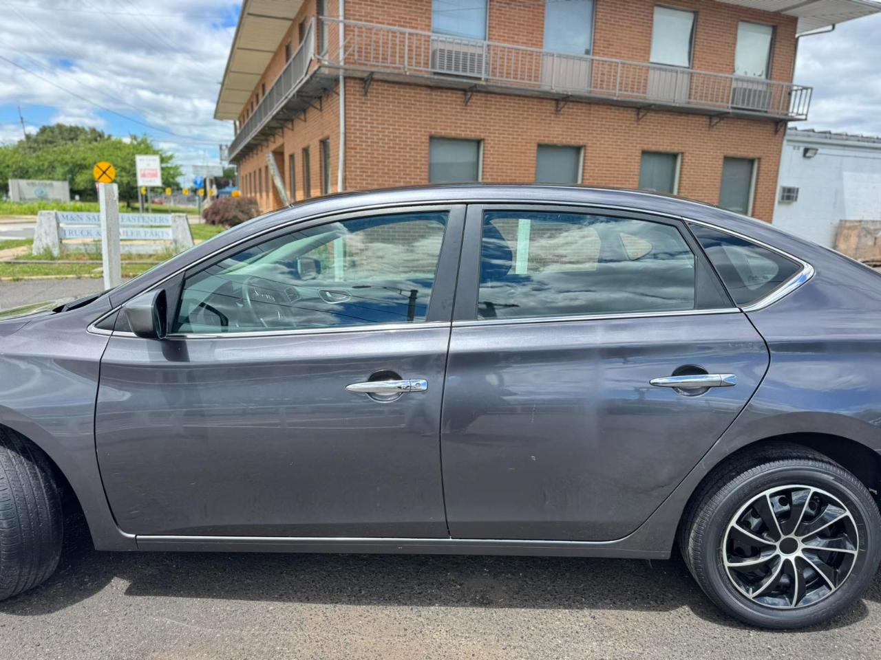 Nissan Sentra 4dr Sdn I4 CVT SV 2014