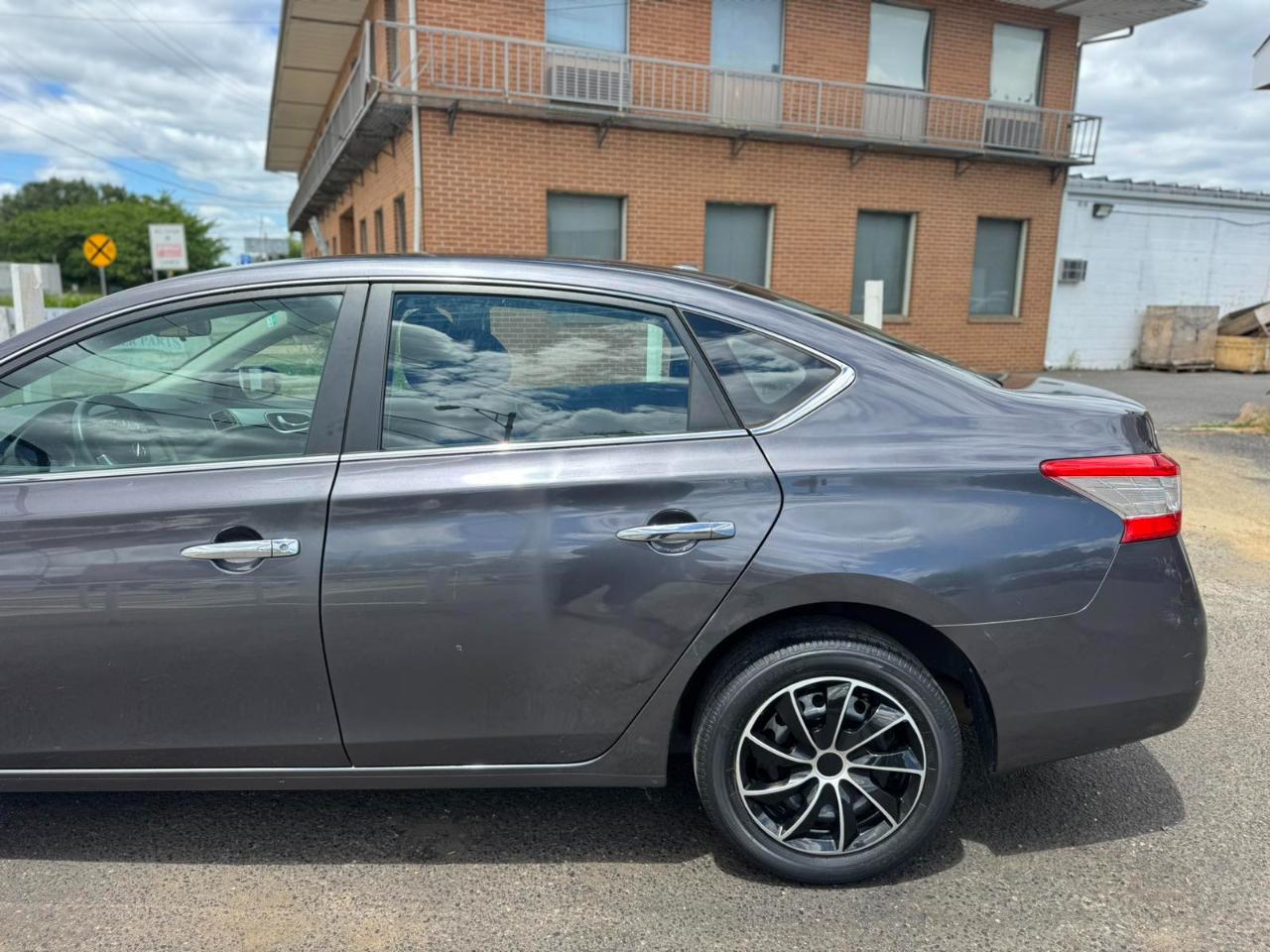 Nissan Sentra 4dr Sdn I4 CVT SV 2014
