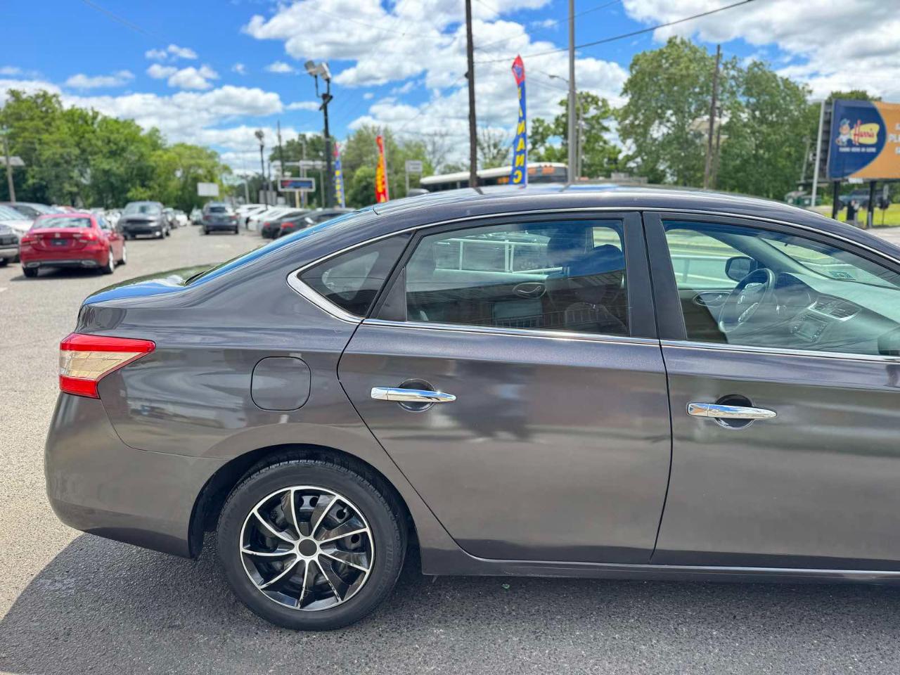 Nissan Sentra 4dr Sdn I4 CVT SV 2014