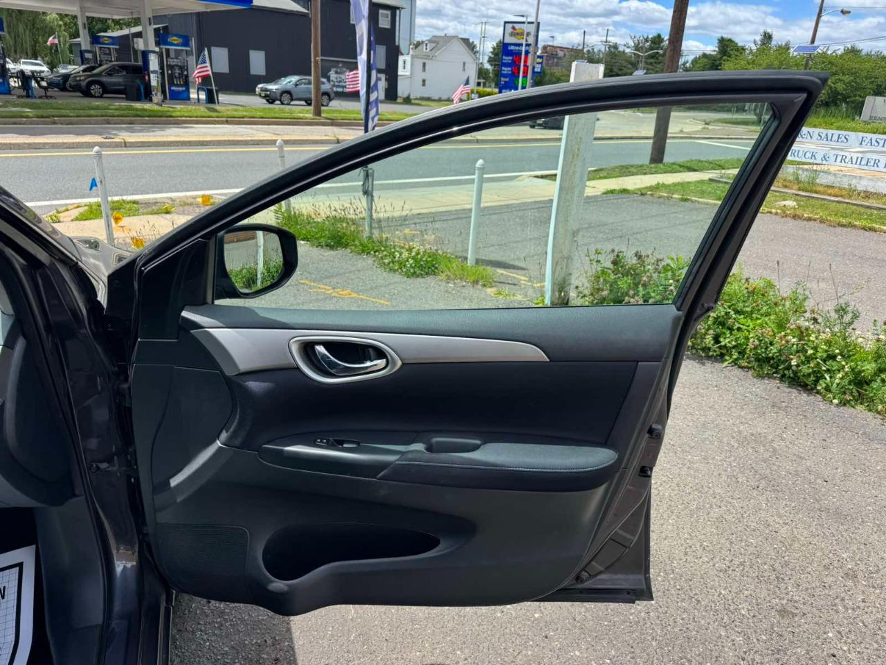 Nissan Sentra 4dr Sdn I4 CVT SV 2014