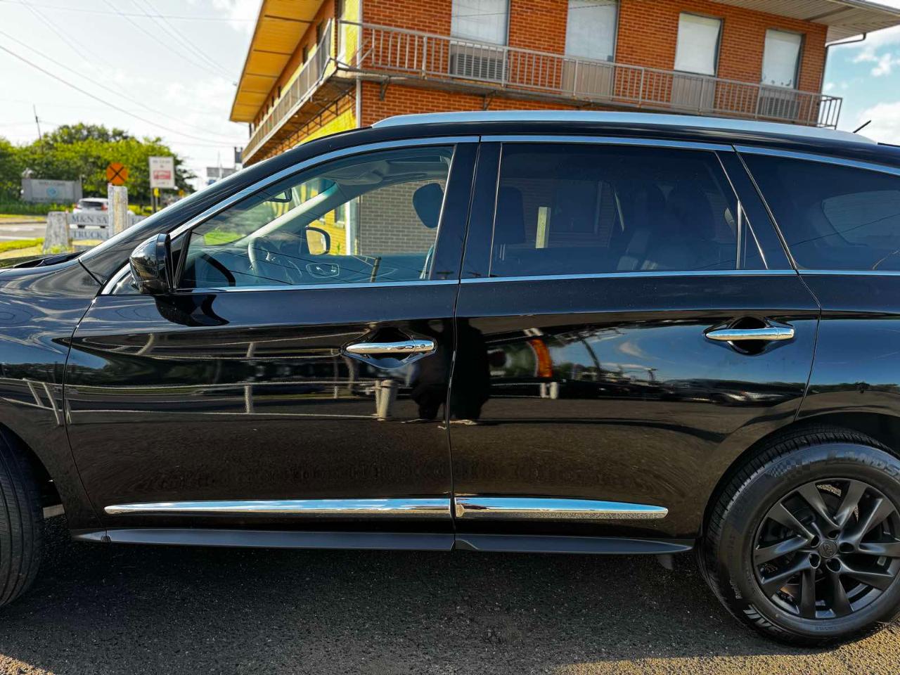 Infiniti JX35 FWD 4dr 2013