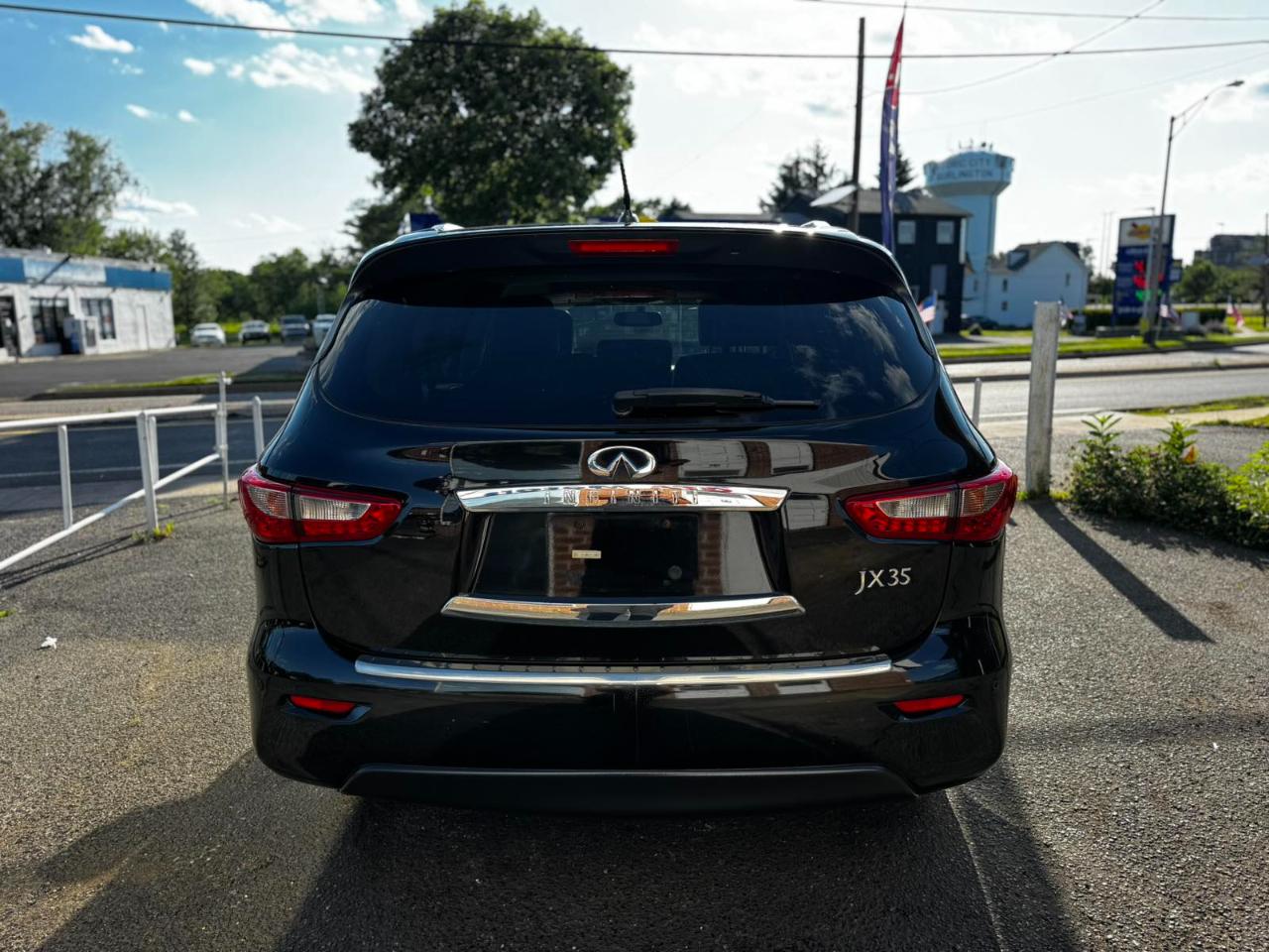 Infiniti JX35 FWD 4dr 2013