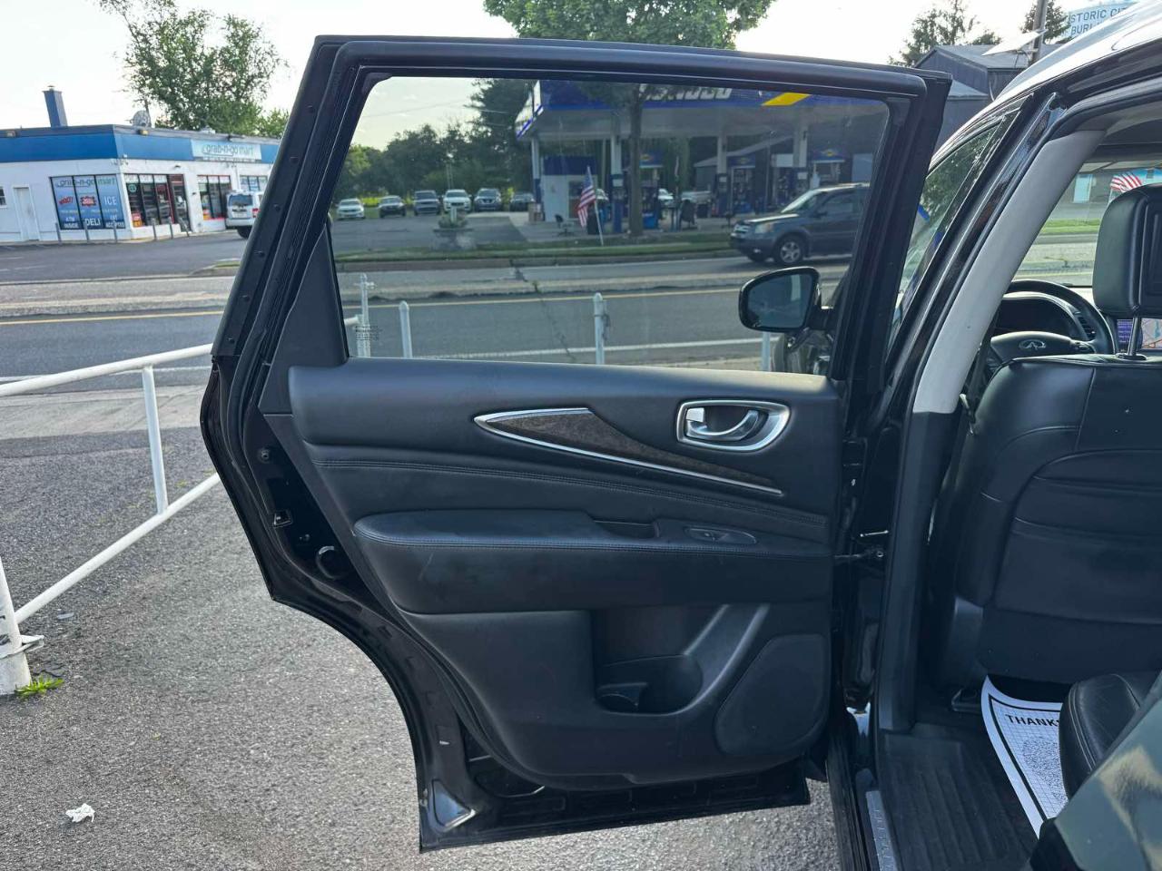Infiniti JX35 FWD 4dr 2013