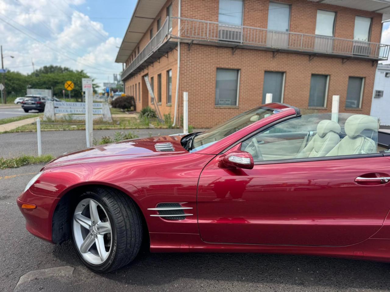 Mercedes-Benz SL-Class 2dr Roadster 5.0L 2005