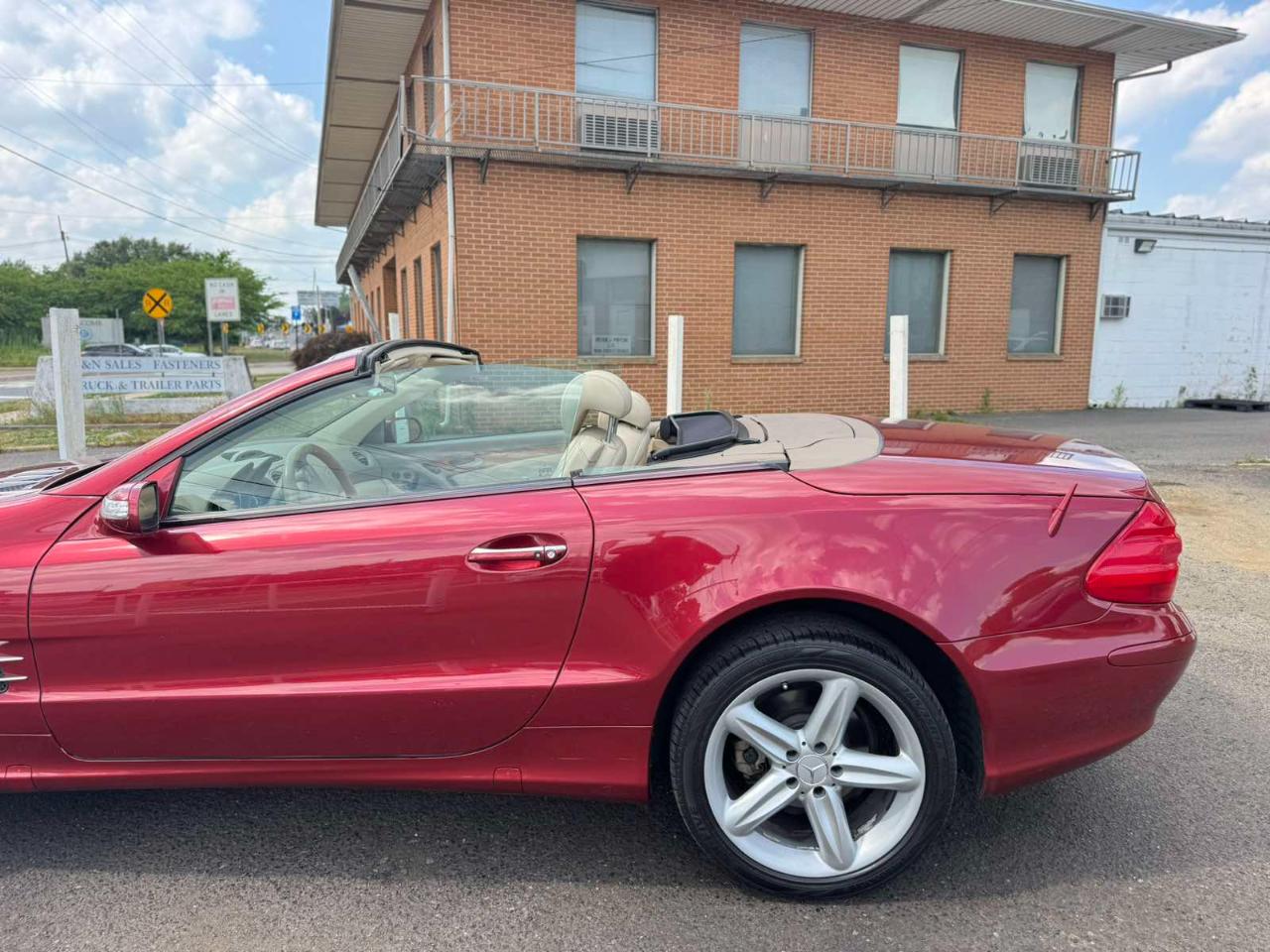 Mercedes-Benz SL-Class 2dr Roadster 5.0L 2005