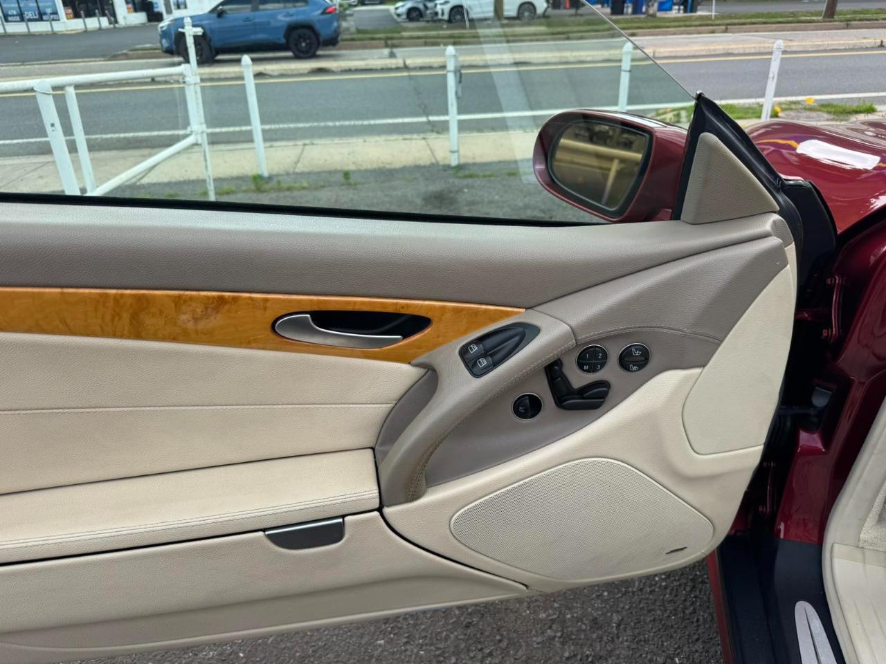 Mercedes-Benz SL-Class 2dr Roadster 5.0L 2005