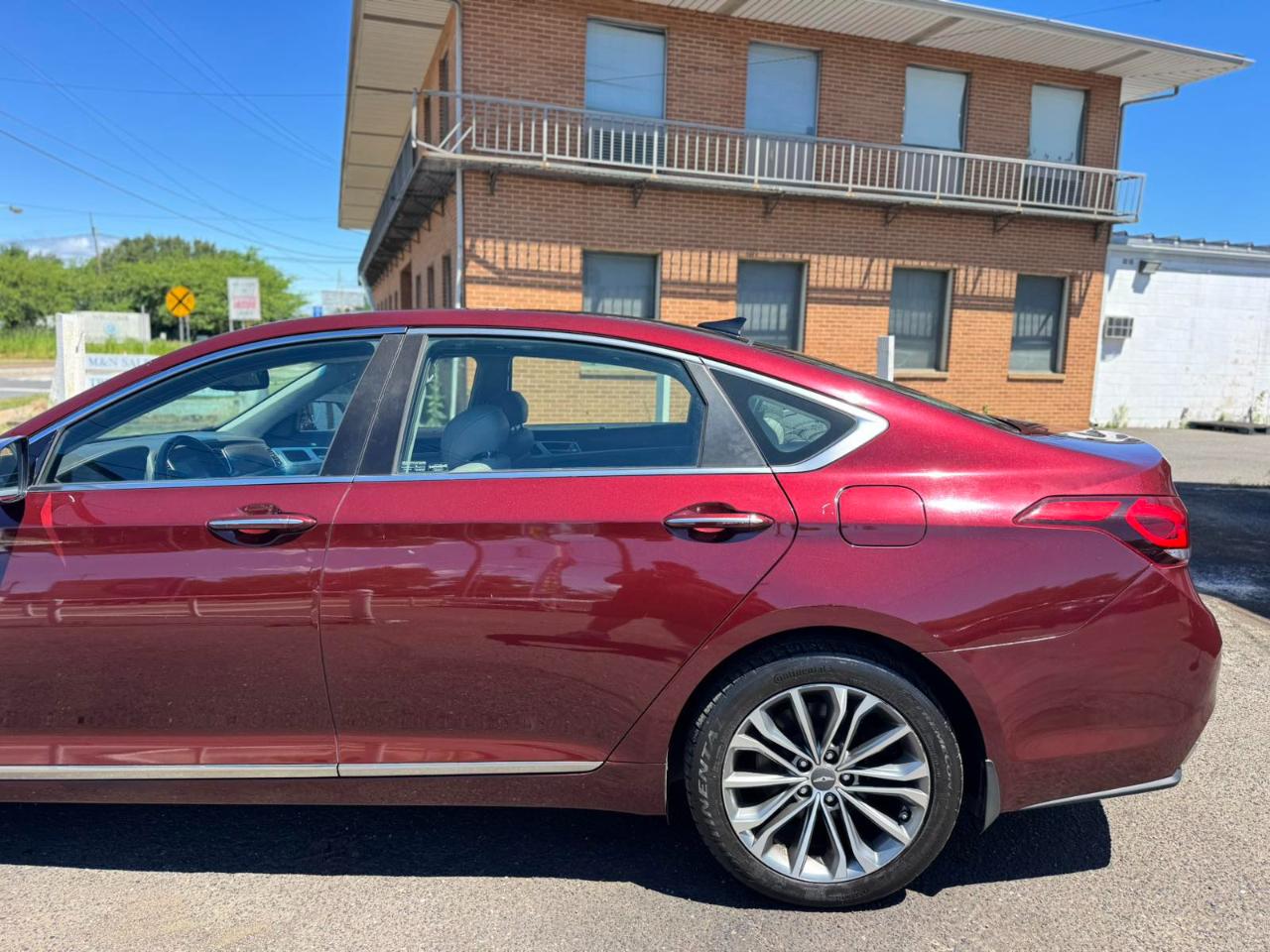 Hyundai Genesis 4dr Sdn V6 3.8L AWD 2016