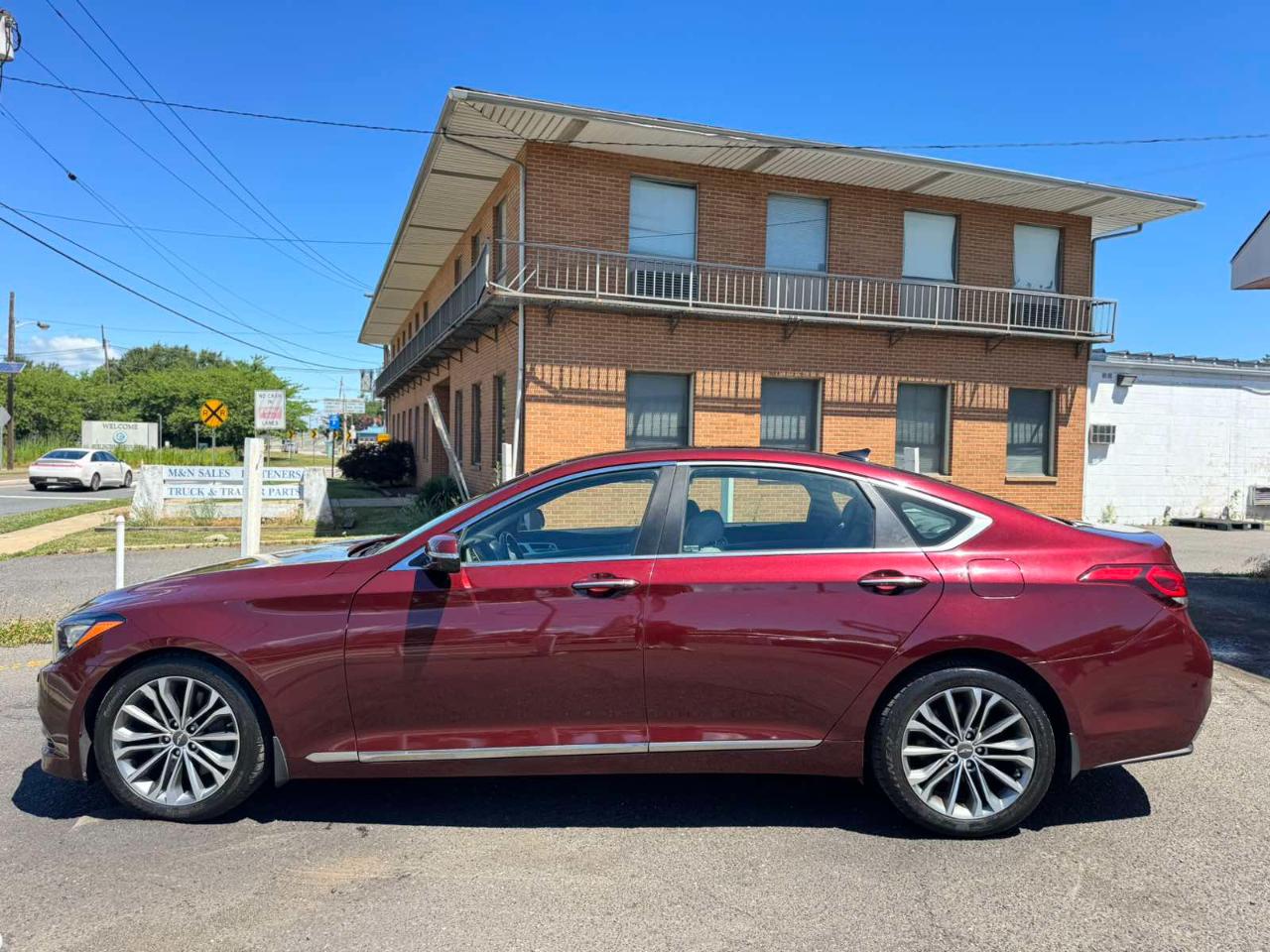Hyundai Genesis 4dr Sdn V6 3.8L AWD 2016