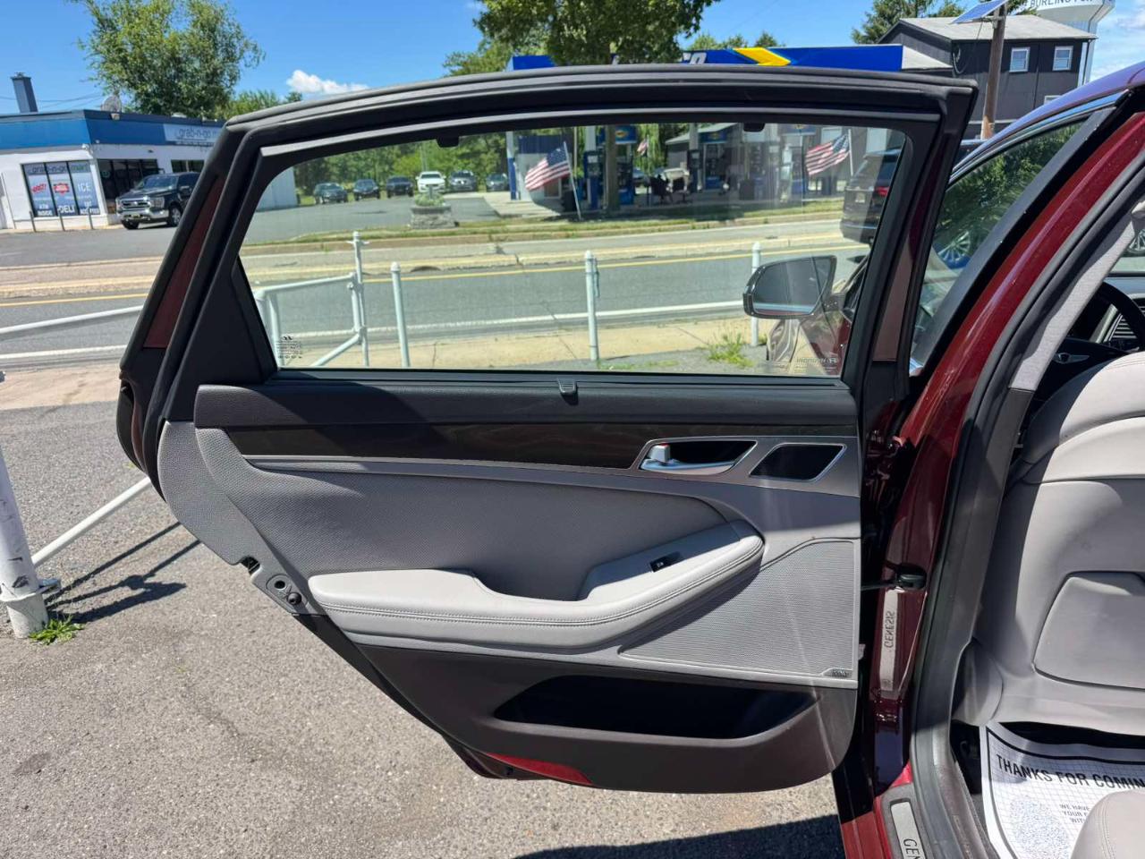 Hyundai Genesis 4dr Sdn V6 3.8L AWD 2016
