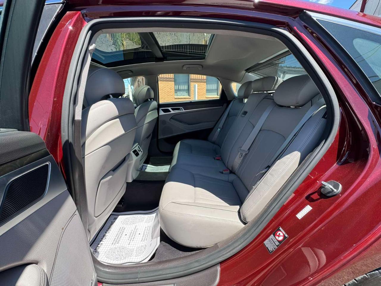 Hyundai Genesis 4dr Sdn V6 3.8L AWD 2016