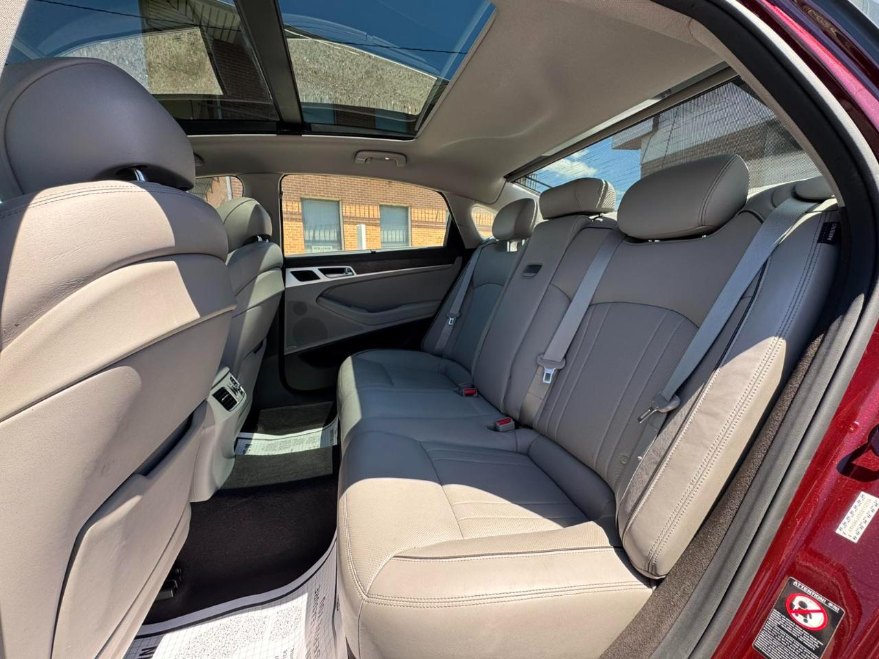 Hyundai Genesis 4dr Sdn V6 3.8L AWD 2016