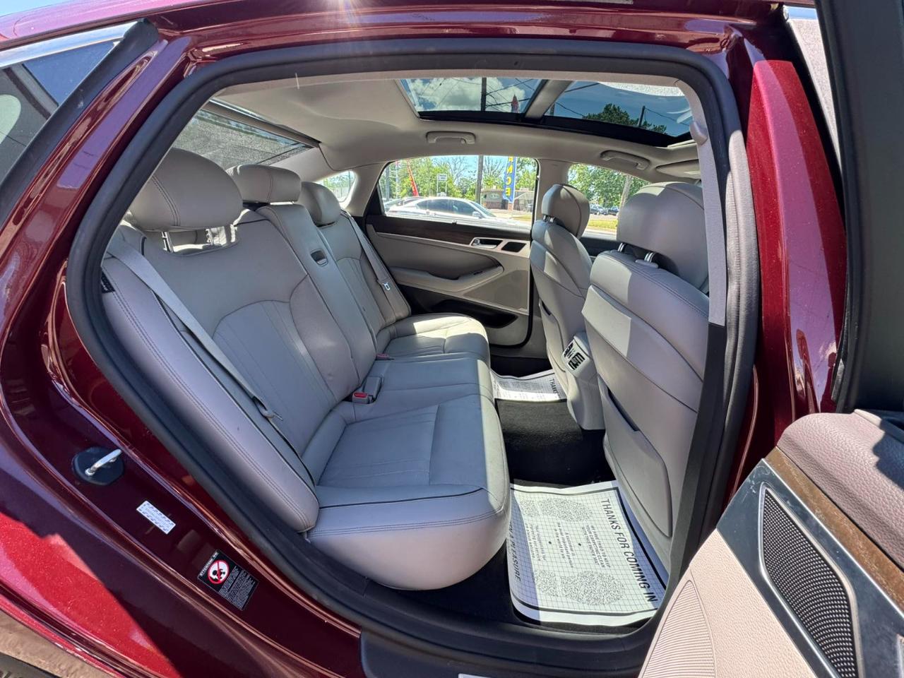 Hyundai Genesis 4dr Sdn V6 3.8L AWD 2016