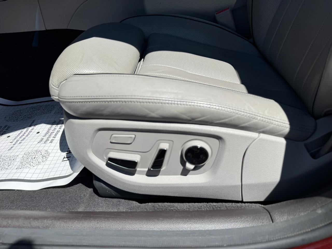 Hyundai Genesis 4dr Sdn V6 3.8L AWD 2016