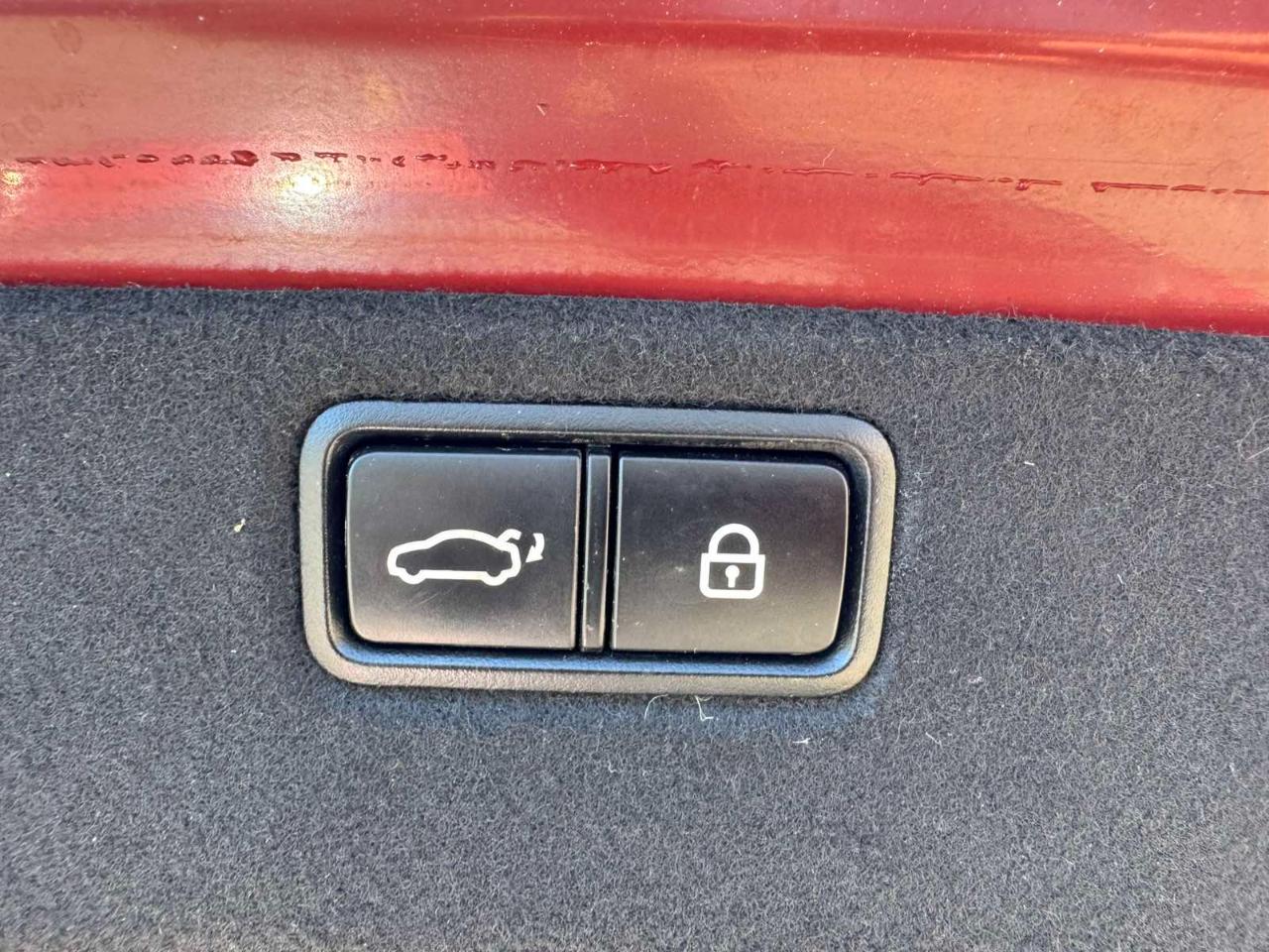 Hyundai Genesis 4dr Sdn V6 3.8L AWD 2016