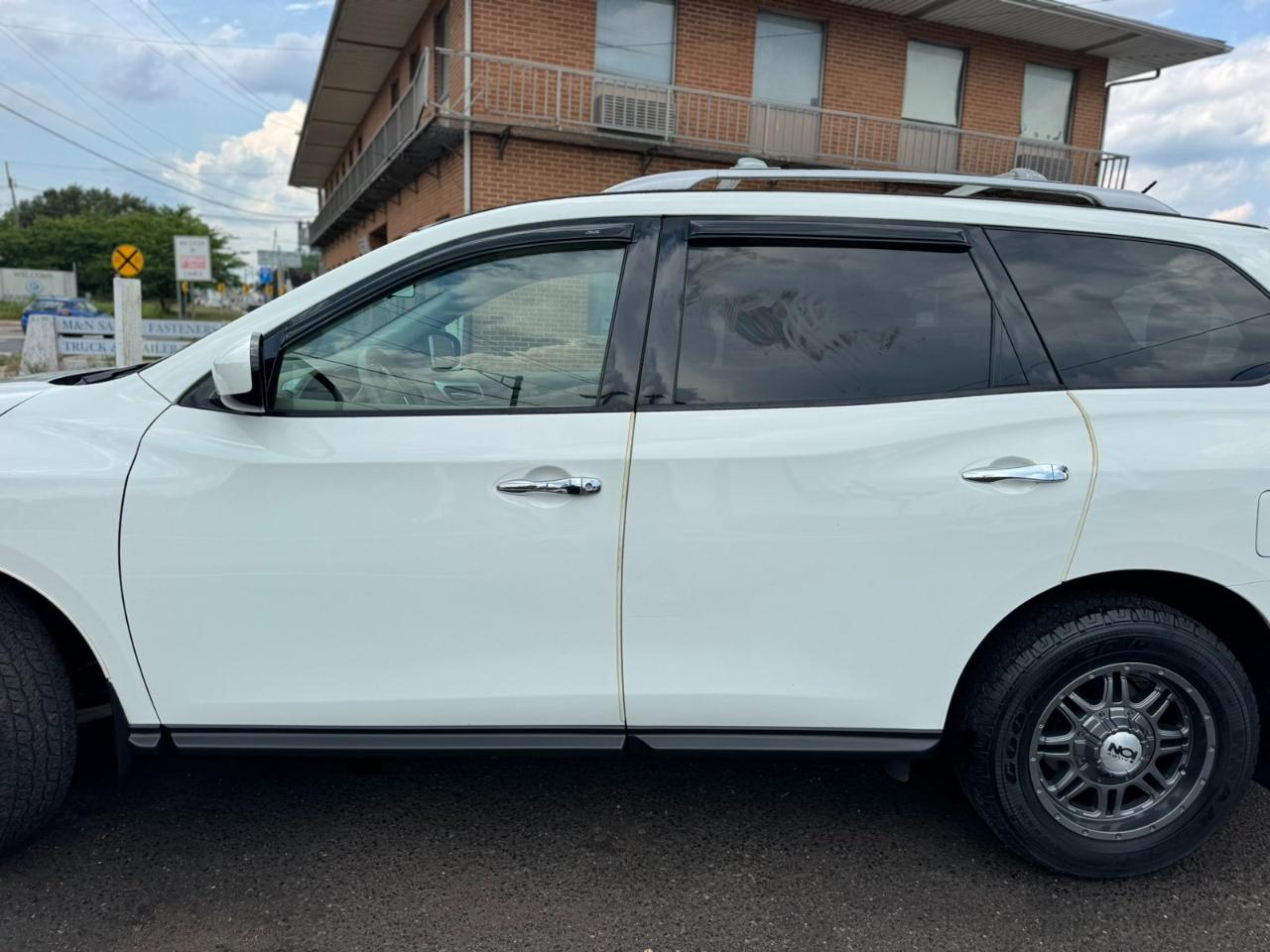 Nissan Pathfinder 4WD 4dr S 2015
