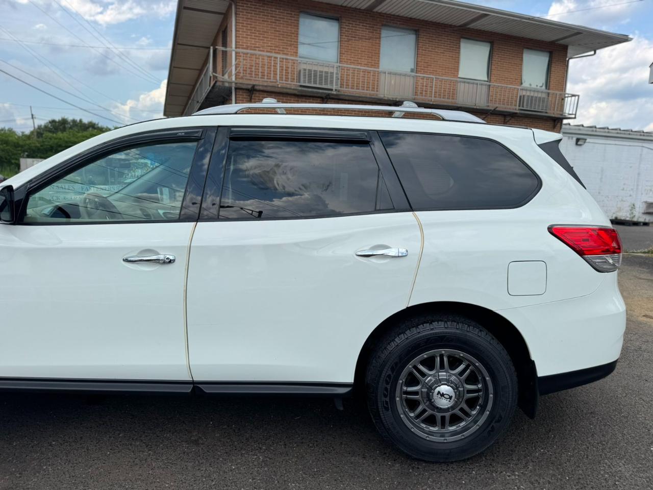 Nissan Pathfinder 4WD 4dr S 2015