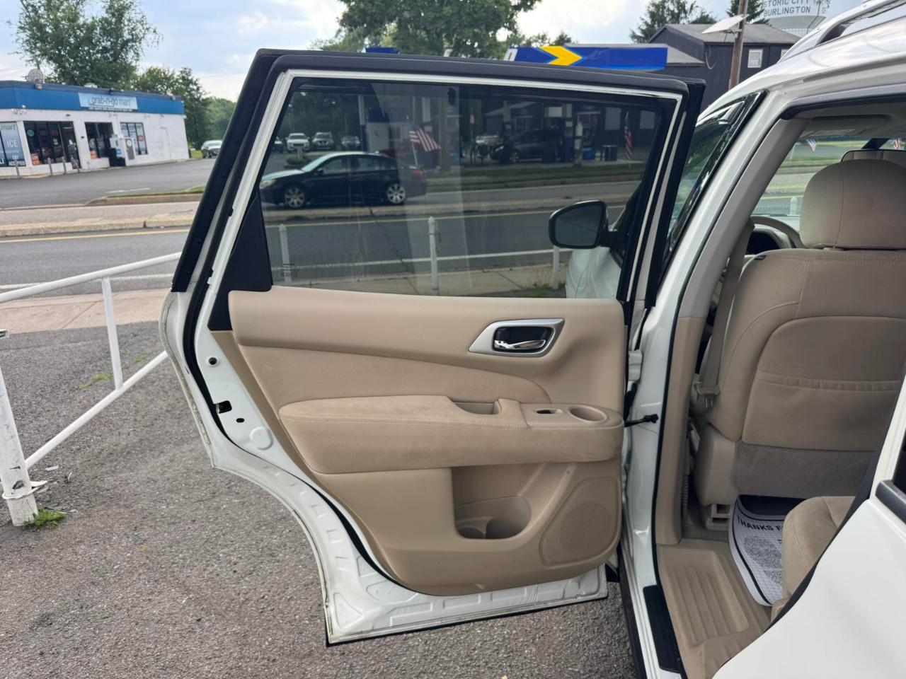 Nissan Pathfinder 4WD 4dr S 2015