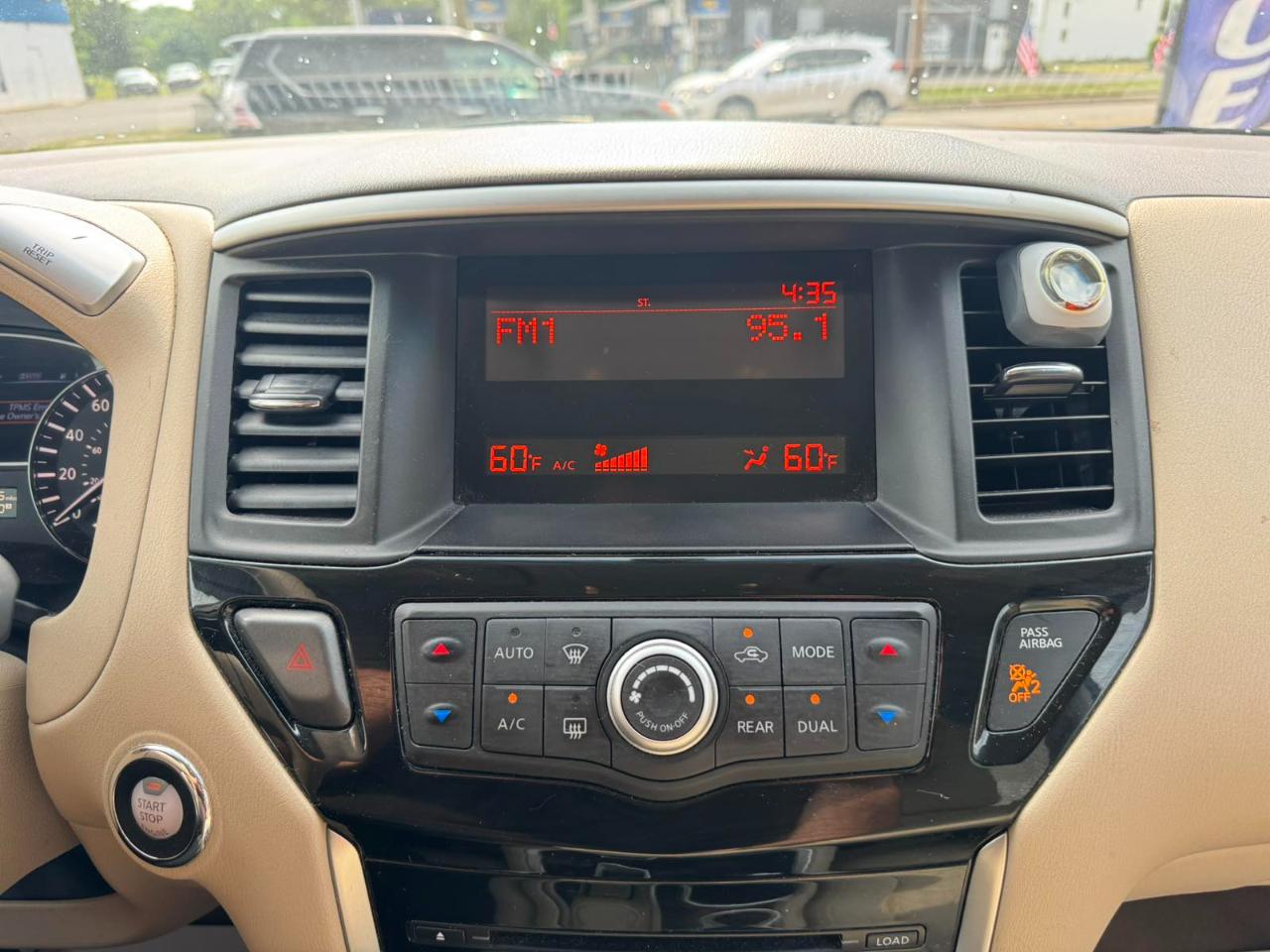 Nissan Pathfinder 4WD 4dr S 2015