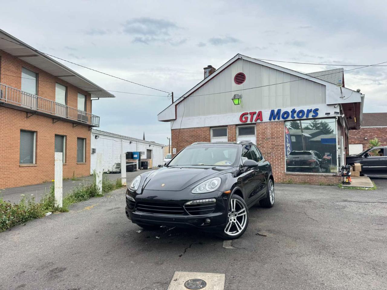 Porsche Cayenne AWD 4dr Tiptronic 2012