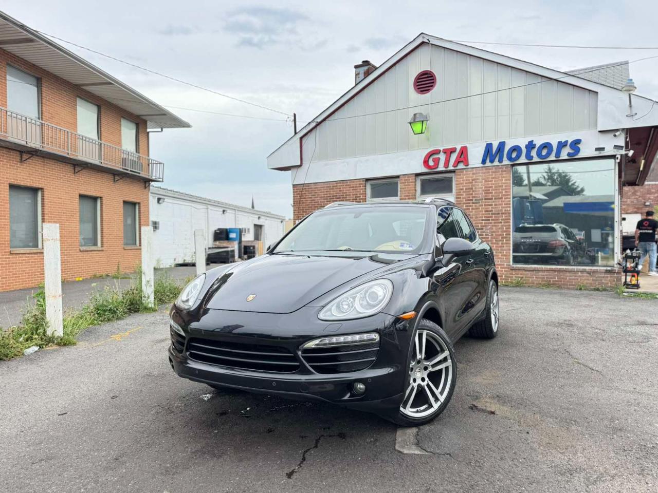Porsche Cayenne AWD 4dr Tiptronic 2012