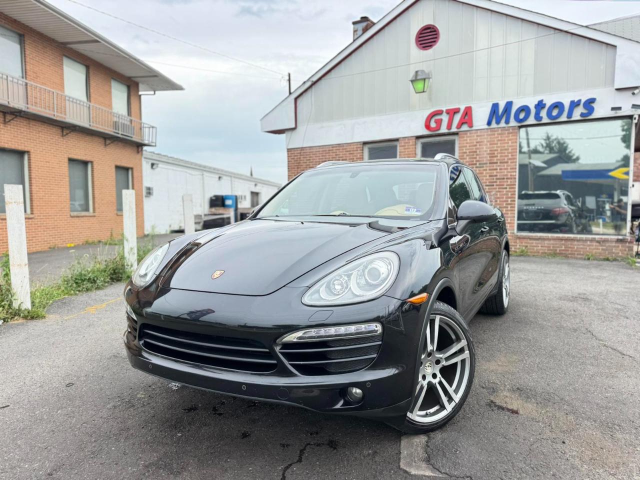 Porsche Cayenne AWD 4dr Tiptronic 2012