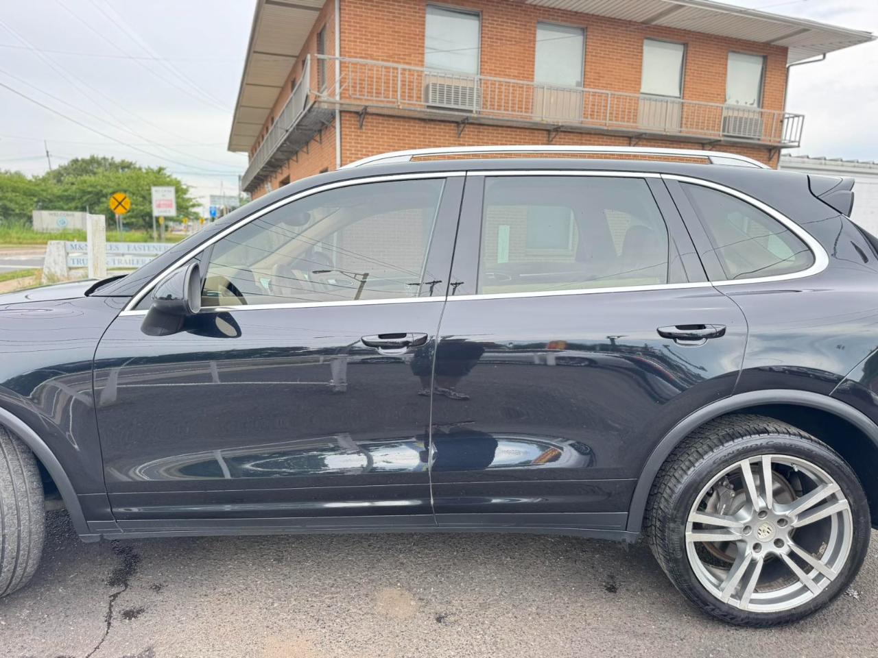 Porsche Cayenne AWD 4dr Tiptronic 2012