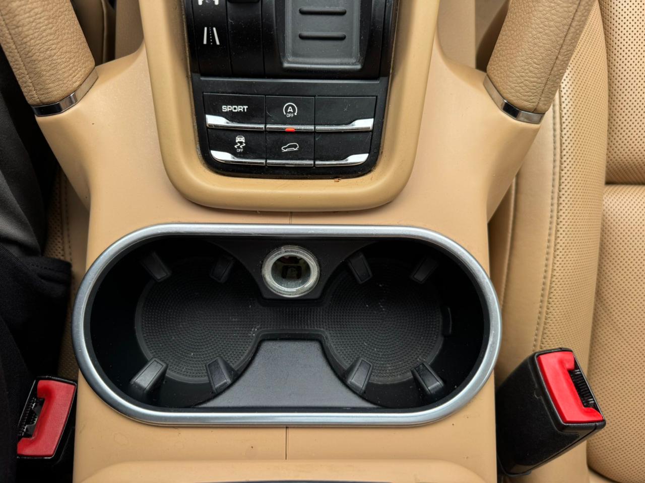 Porsche Cayenne AWD 4dr Tiptronic 2012