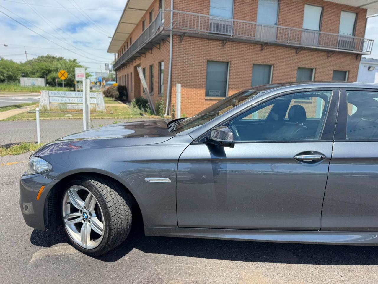 BMW 5 Series 4dr Sdn 535i xDrive AWD 2015