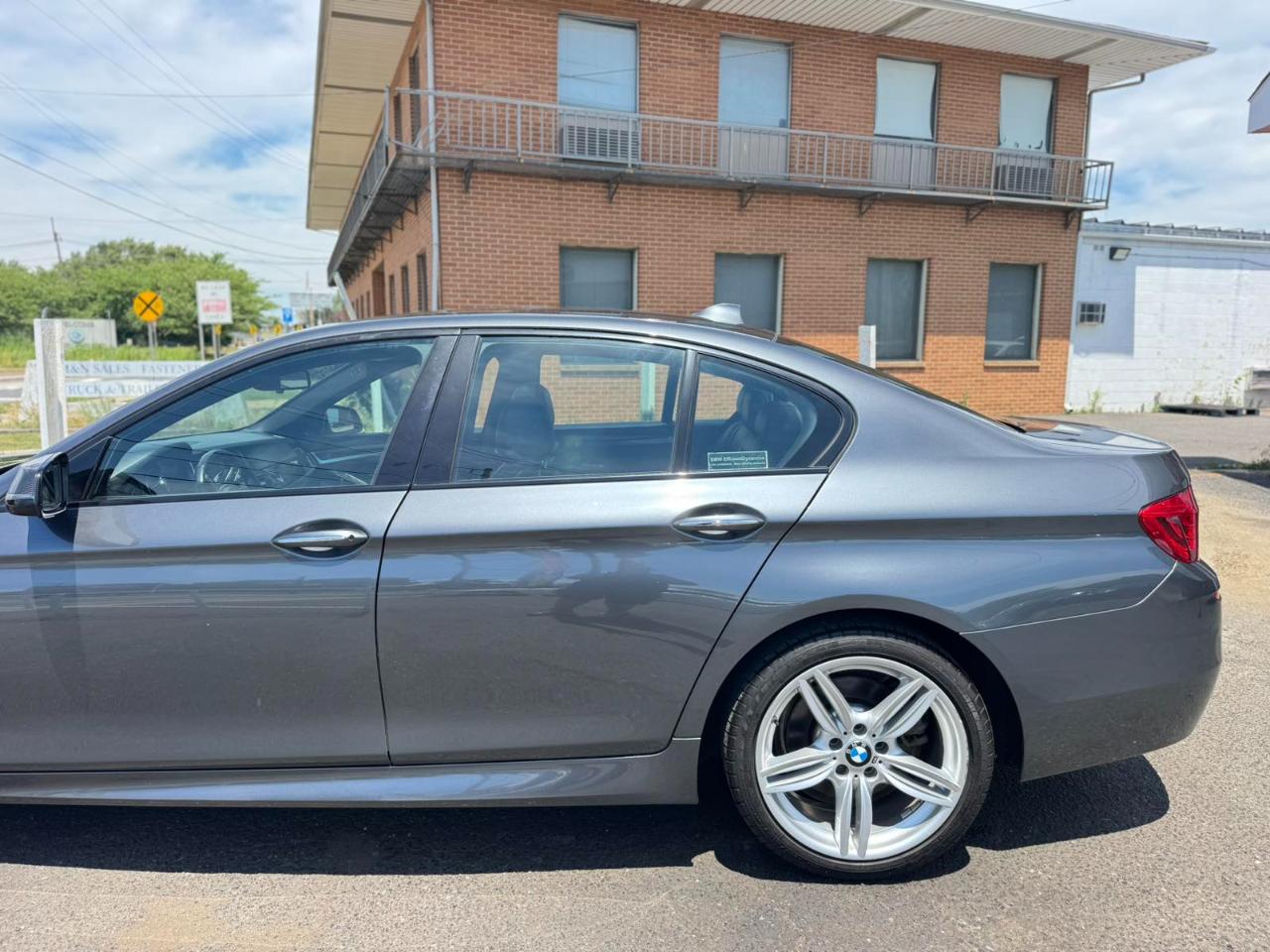 BMW 5 Series 4dr Sdn 535i xDrive AWD 2015