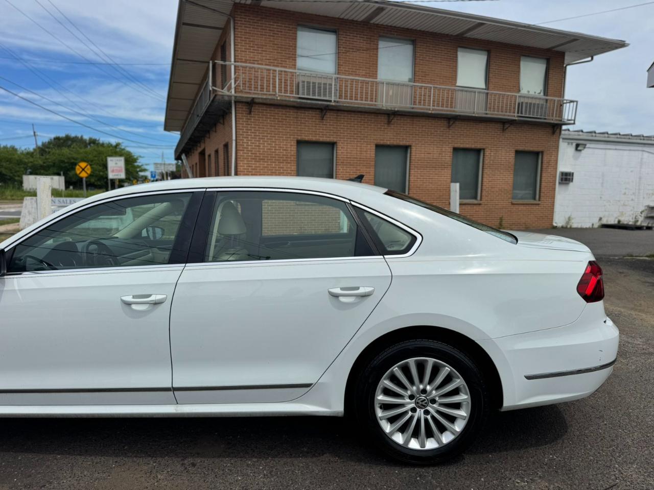 Volkswagen Passat 1.8T SE Auto 2017