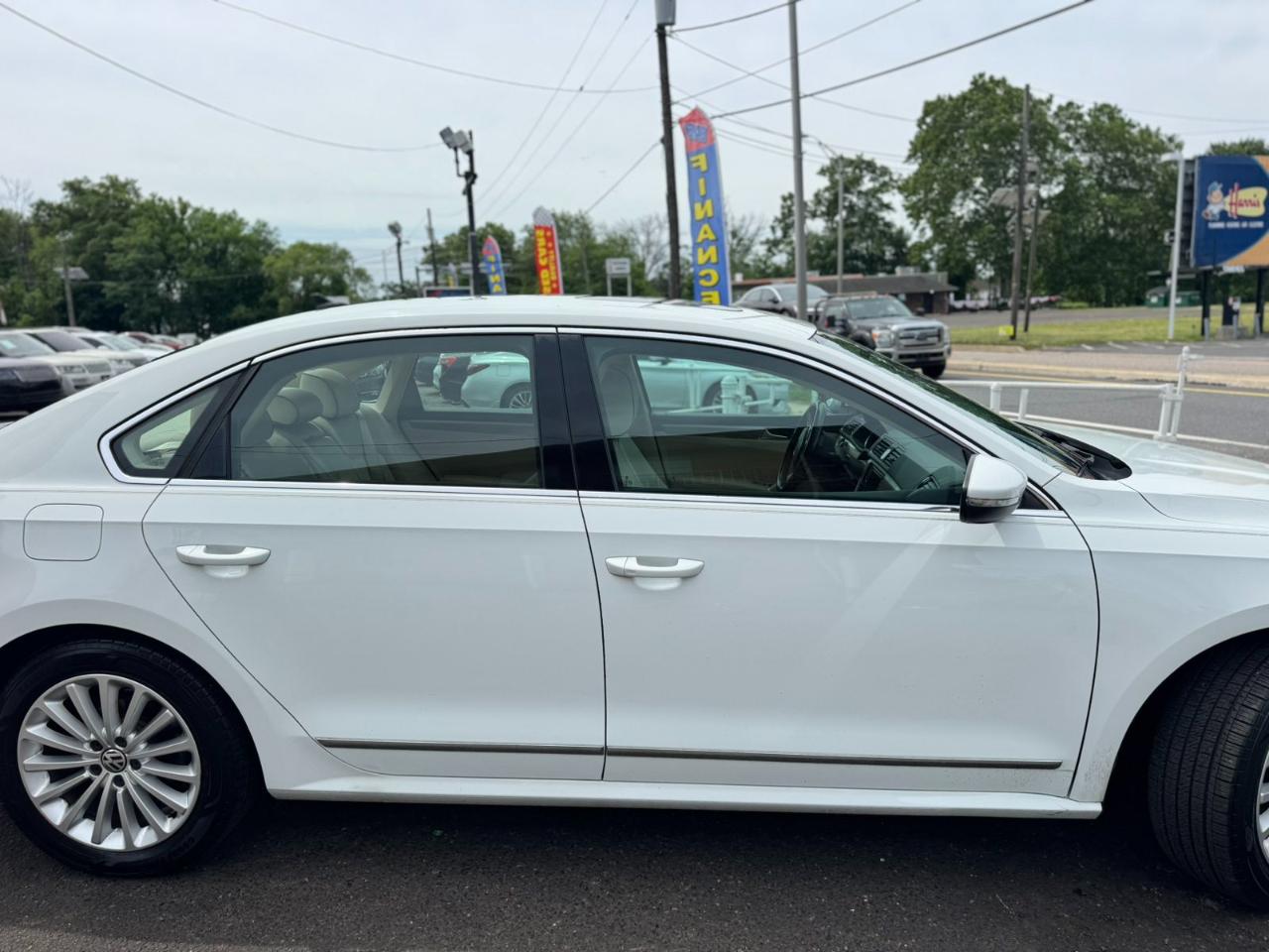 Volkswagen Passat 1.8T SE Auto 2017