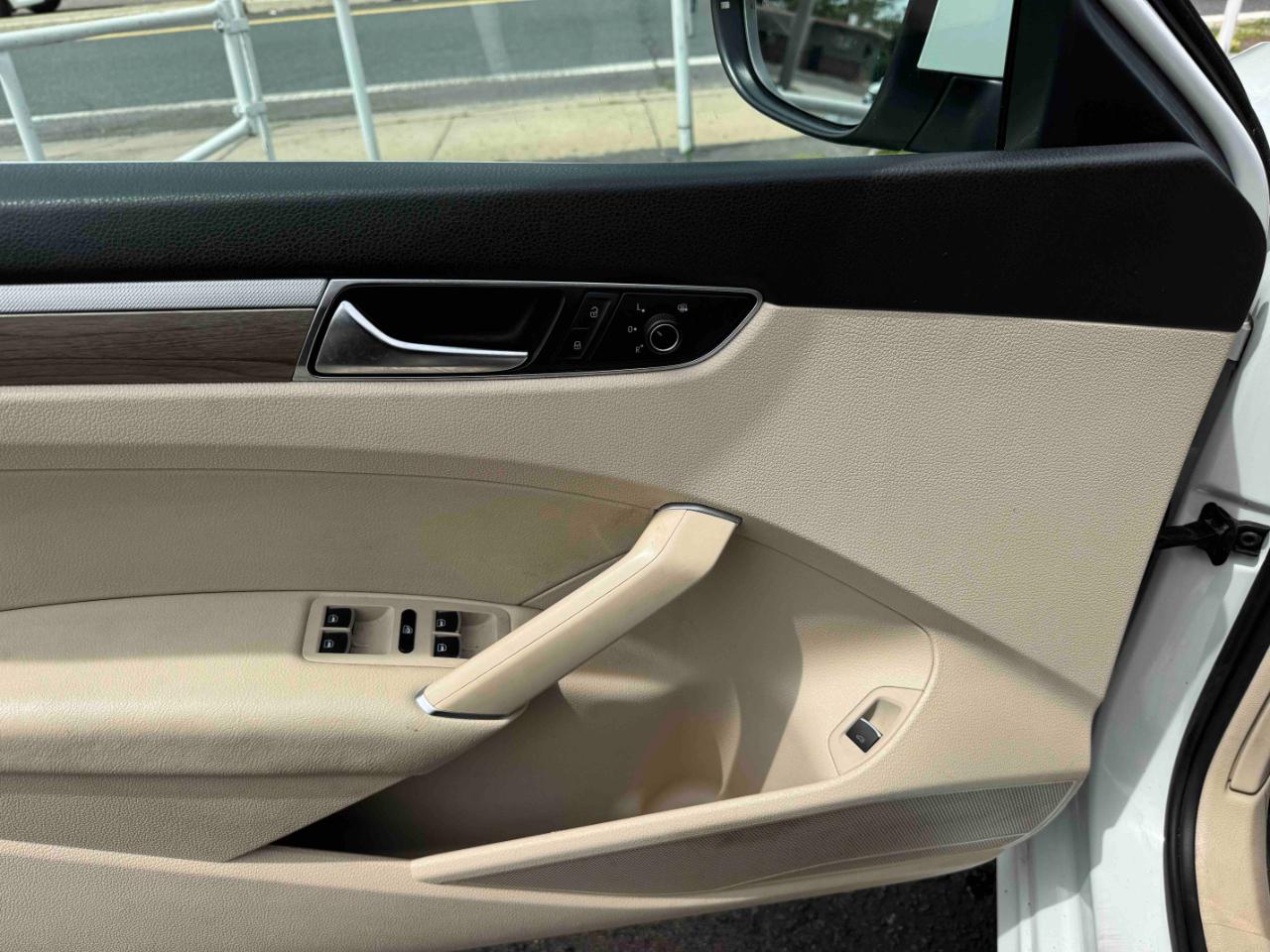 Volkswagen Passat 1.8T SE Auto 2017